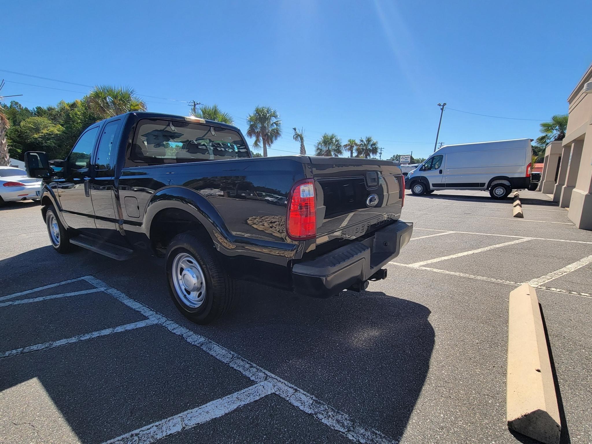 Ford Super Duty F-250 SRW 2WD Reg Cab 137" XLT 2016