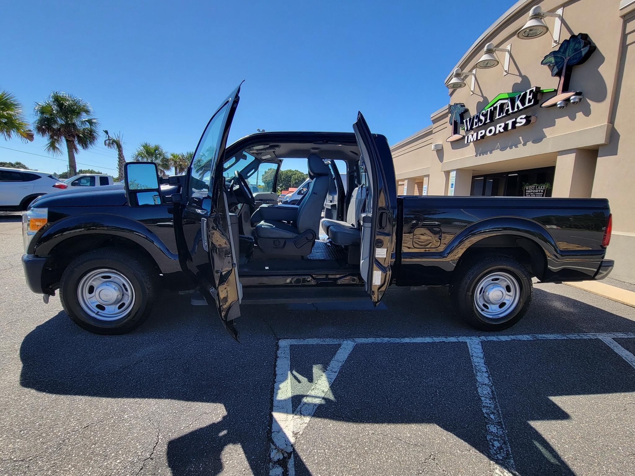 Ford Super Duty F-250 SRW 2WD Reg Cab 137" XLT 2016
