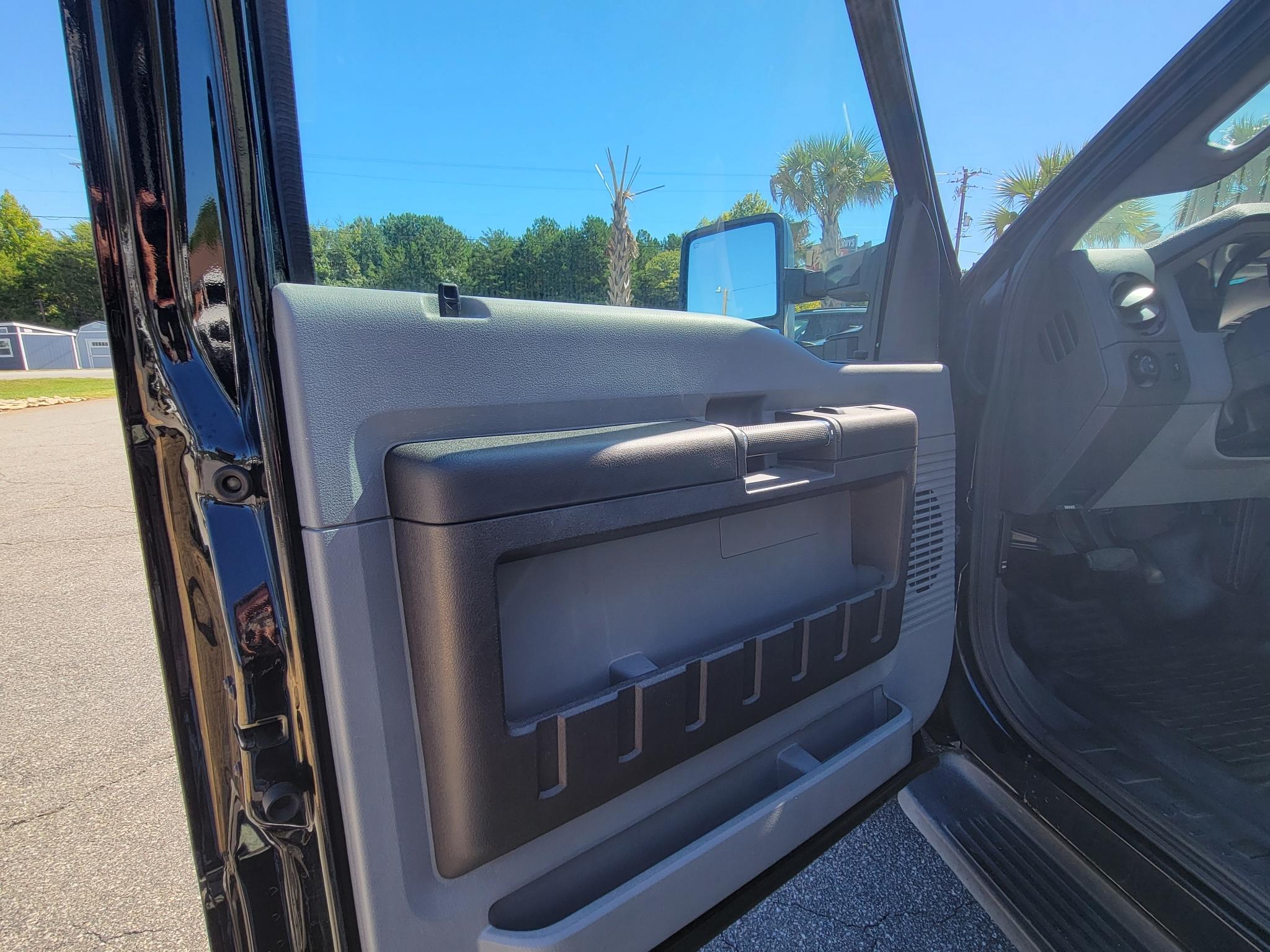 Ford Super Duty F-250 SRW 2WD Reg Cab 137" XLT 2016