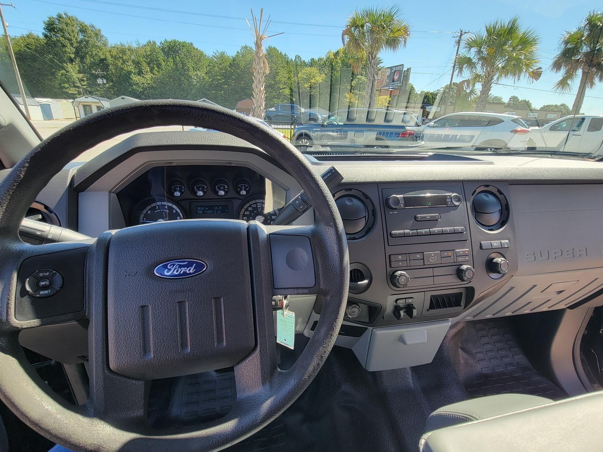 Ford Super Duty F-250 SRW 2WD Reg Cab 137" XLT 2016