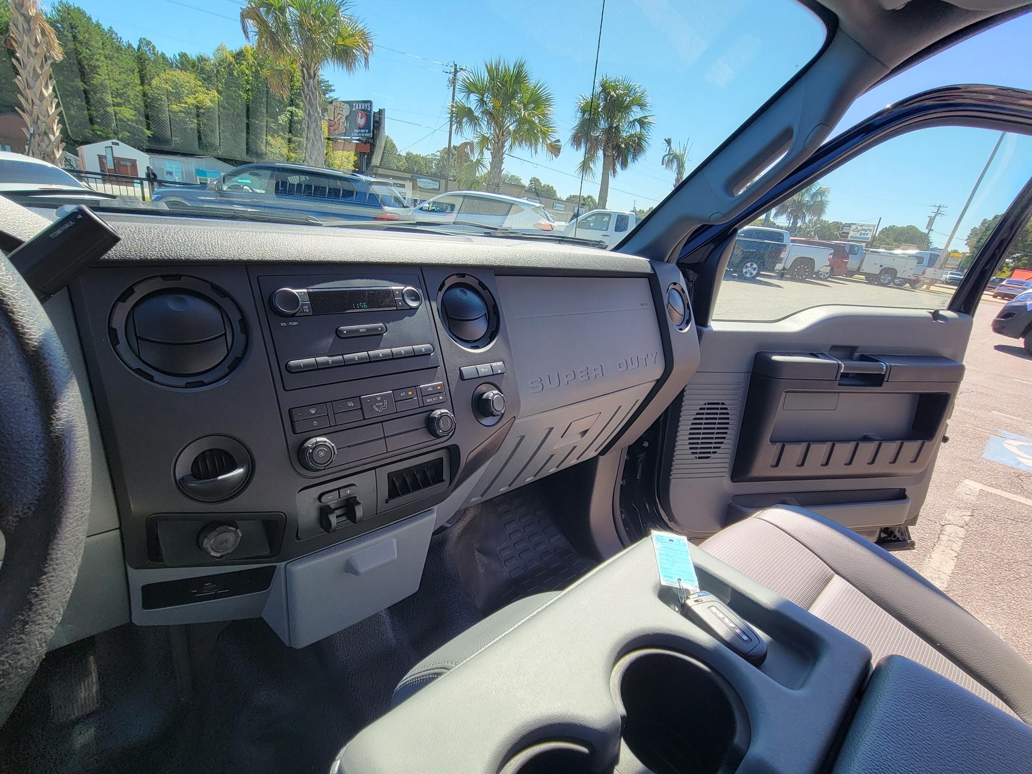 Ford Super Duty F-250 SRW 2WD Reg Cab 137" XLT 2016