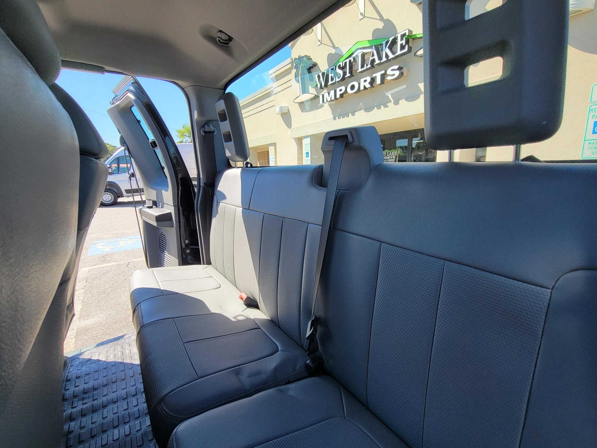 Ford Super Duty F-250 SRW 2WD Reg Cab 137" XLT 2016