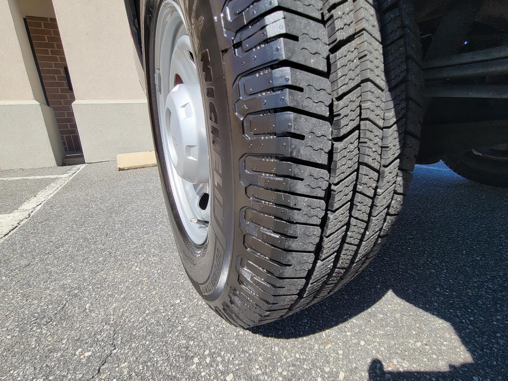 Ford Super Duty F-250 SRW 2WD Reg Cab 137" XLT 2016