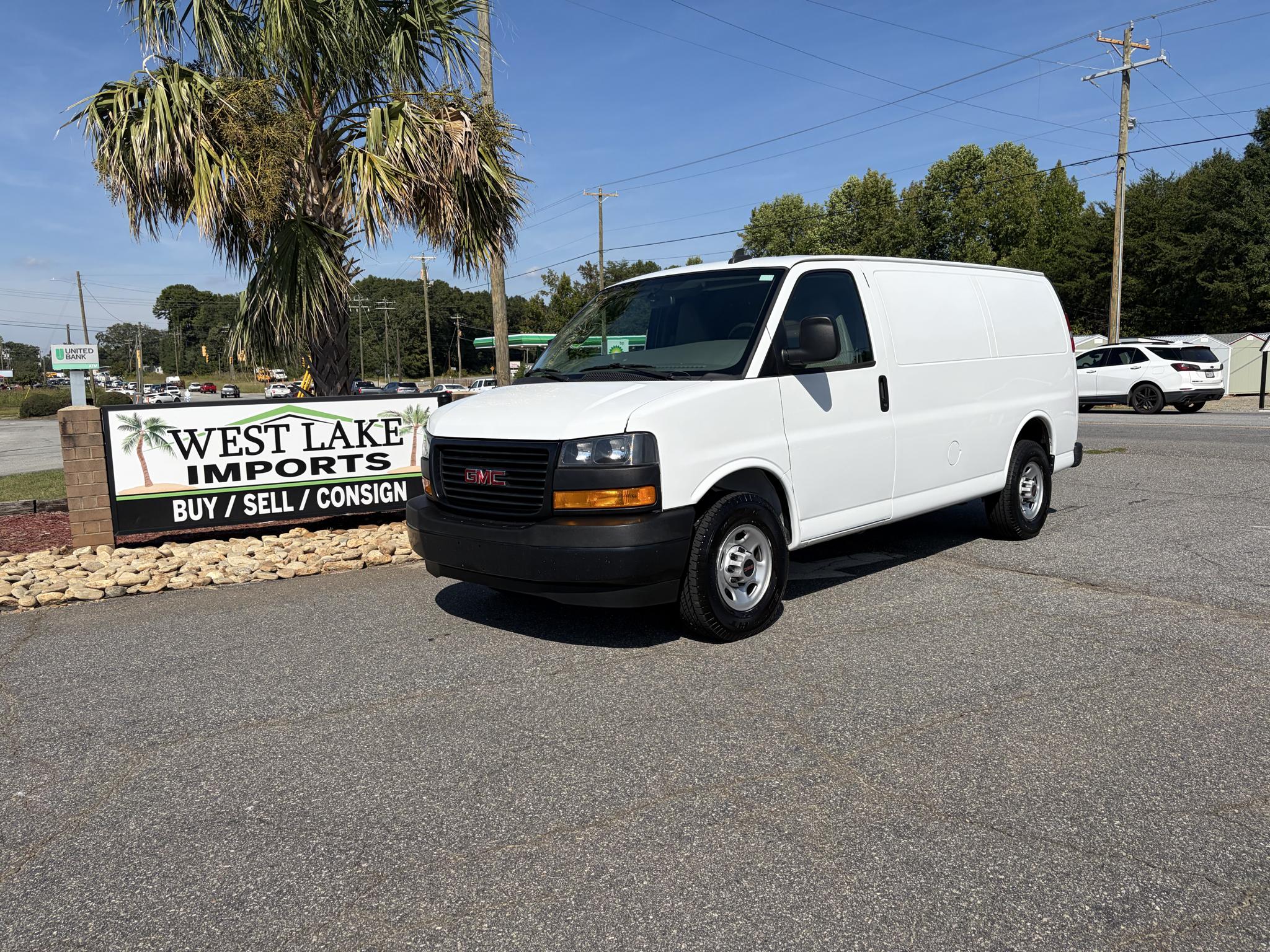 2022 GMC Savana Cargo Van RWD 2500 135"