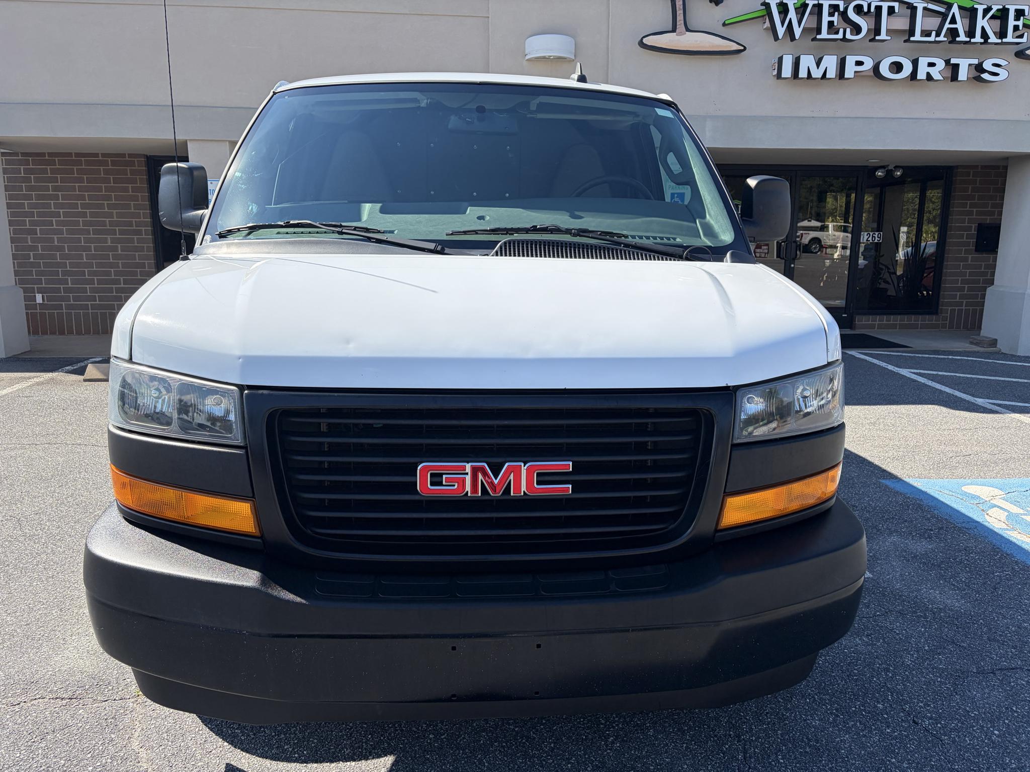 GMC Savana Cargo Van RWD 2500 135" 2022