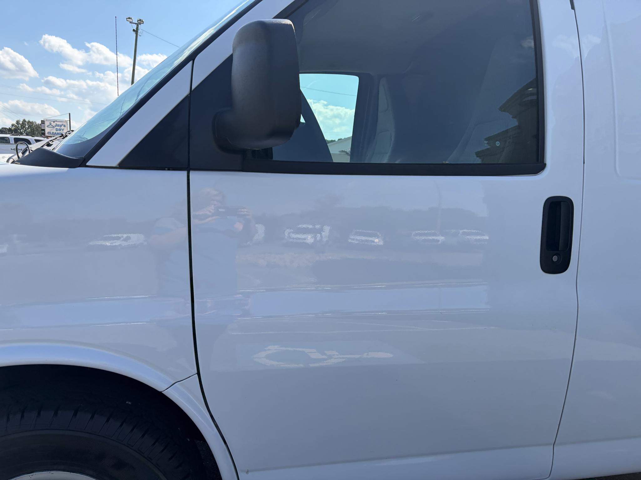 GMC Savana Cargo Van RWD 2500 135" 2022