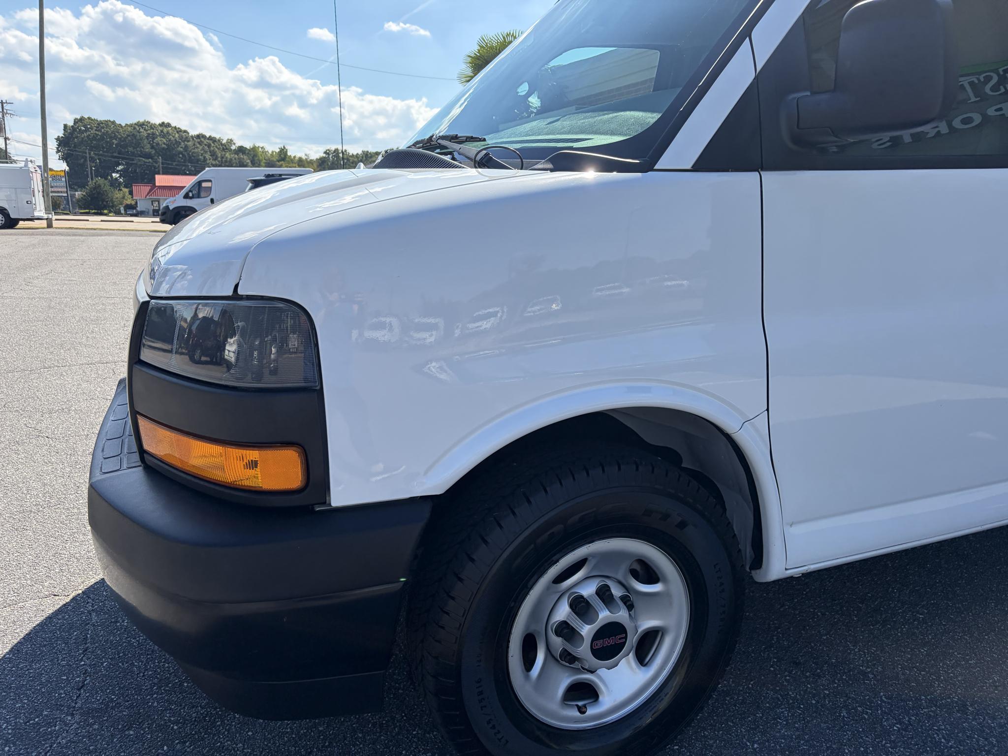 GMC Savana Cargo Van RWD 2500 135" 2022