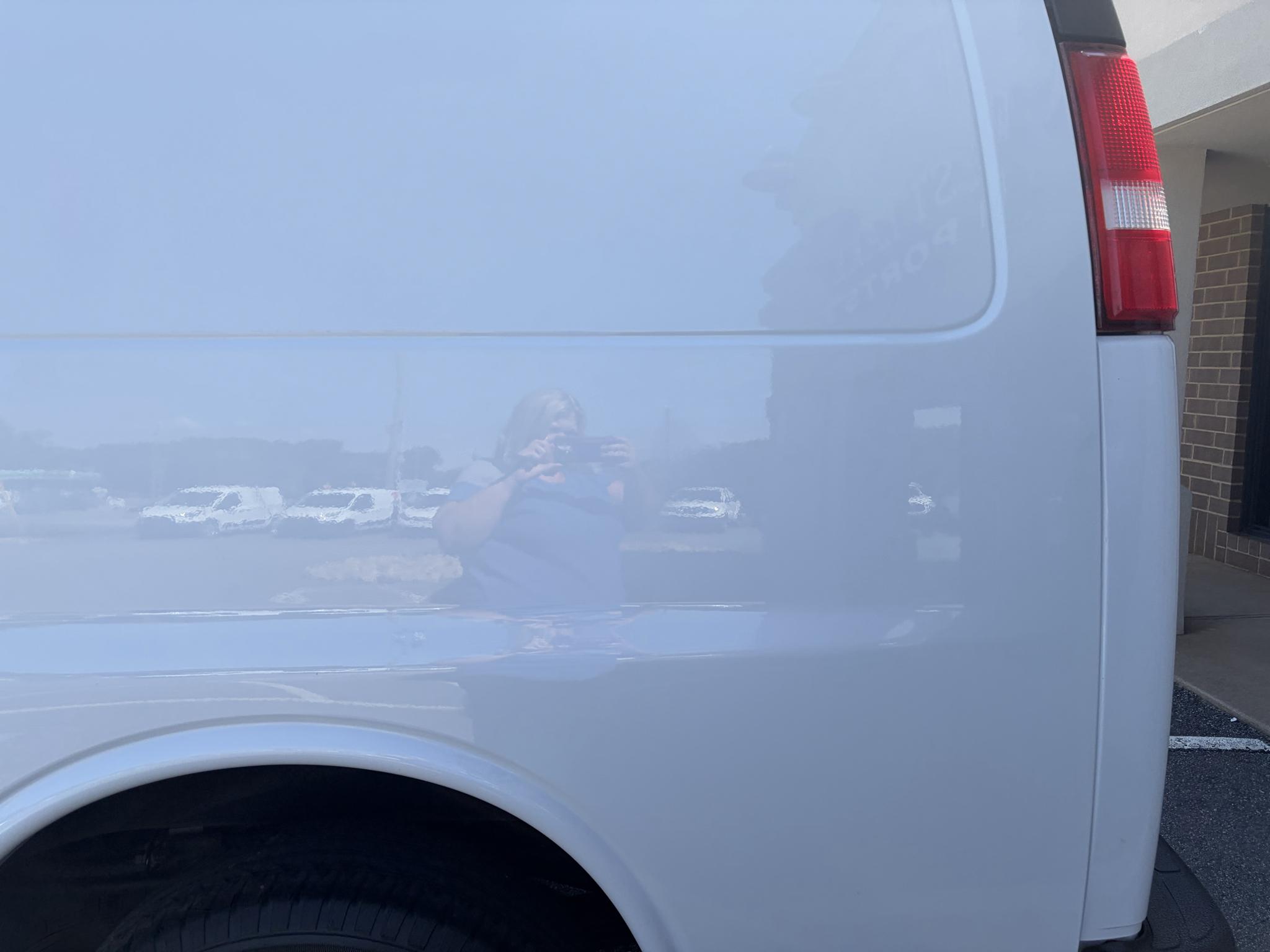 GMC Savana Cargo Van RWD 2500 135" 2022