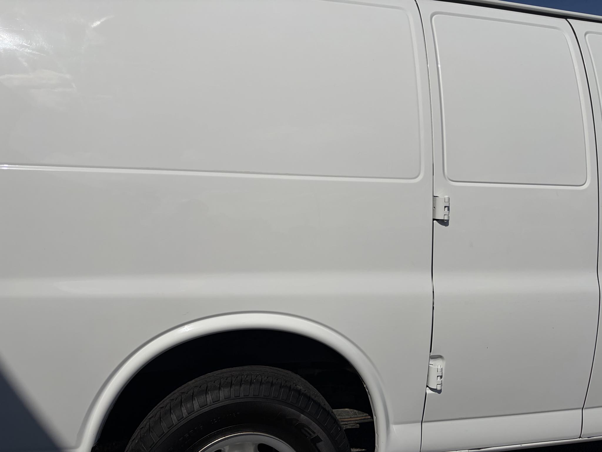 GMC Savana Cargo Van RWD 2500 135" 2022
