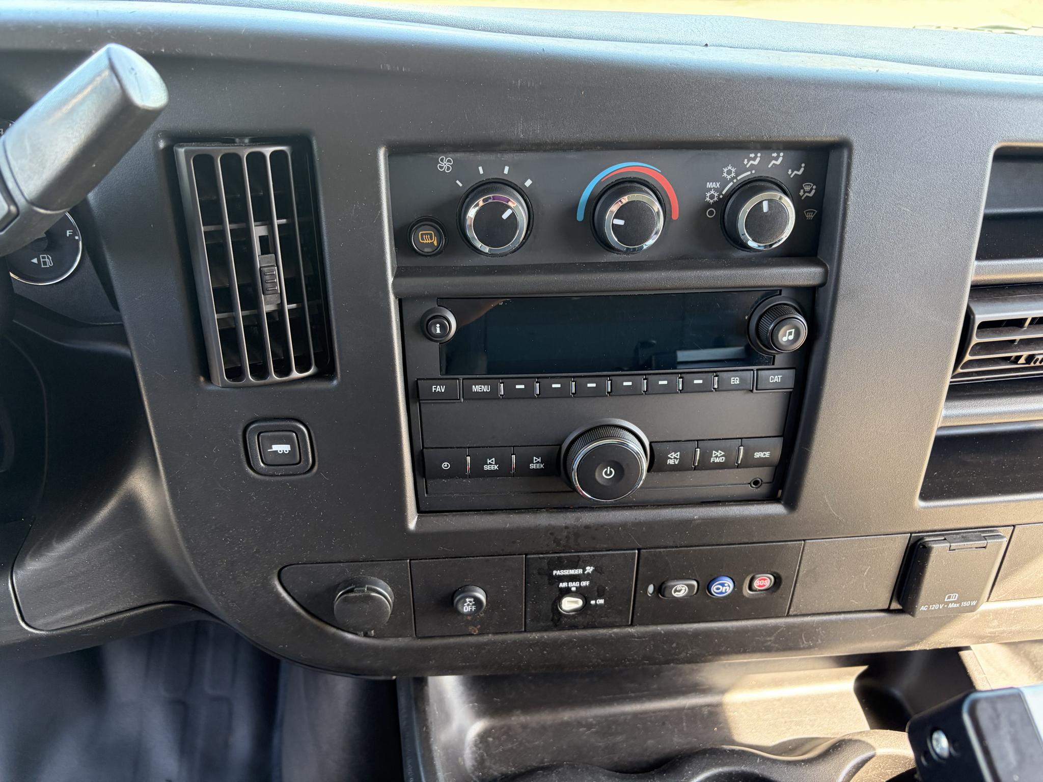 GMC Savana Cargo Van RWD 2500 135" 2022