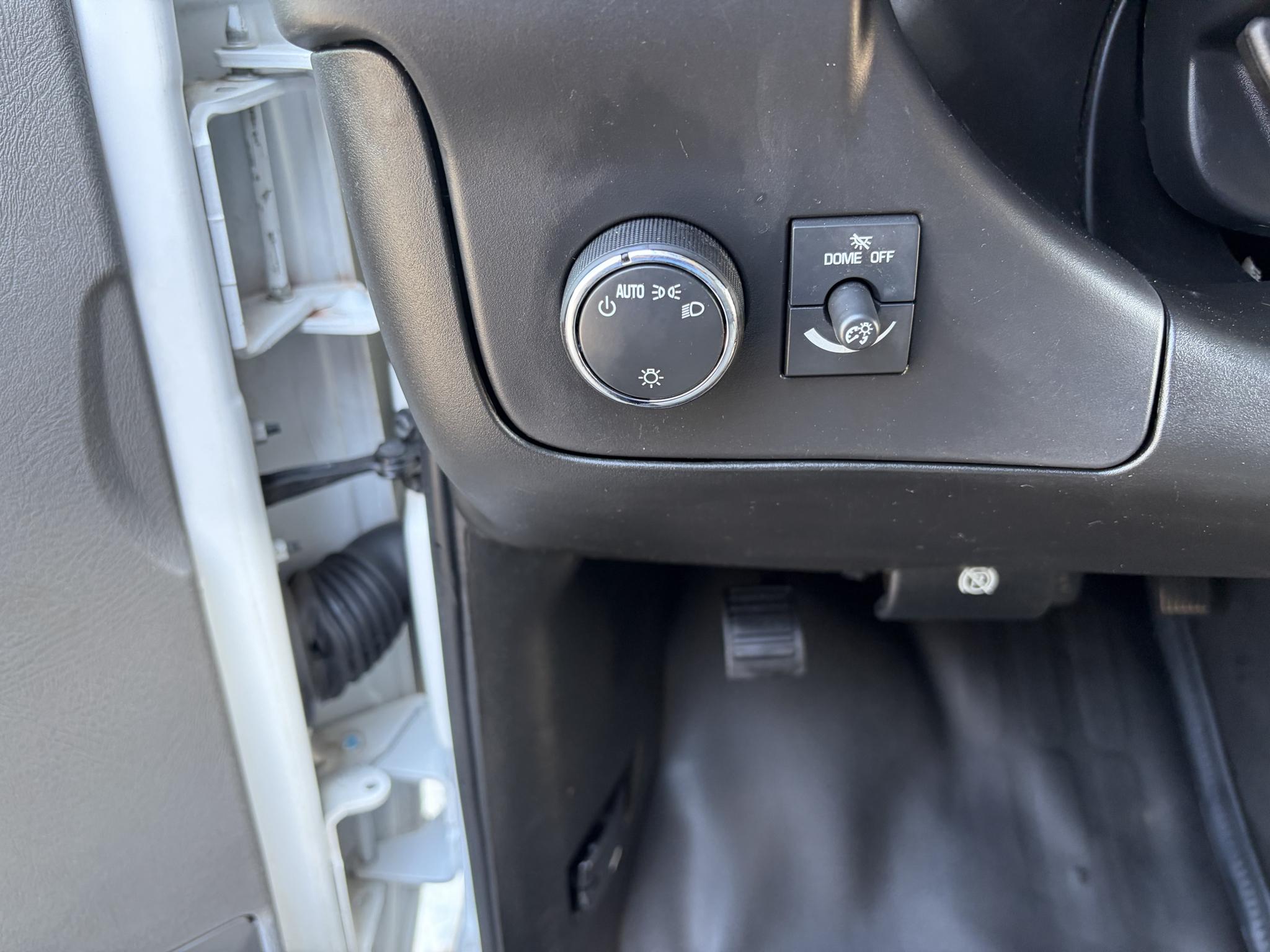 GMC Savana Cargo Van RWD 2500 135" 2022