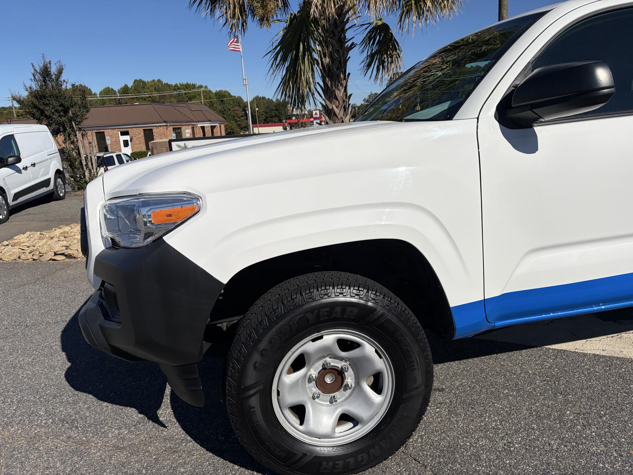 Toyota Tacoma 2WD SR5 Access Cab 6' Bed I4 AT (Natl) 2022