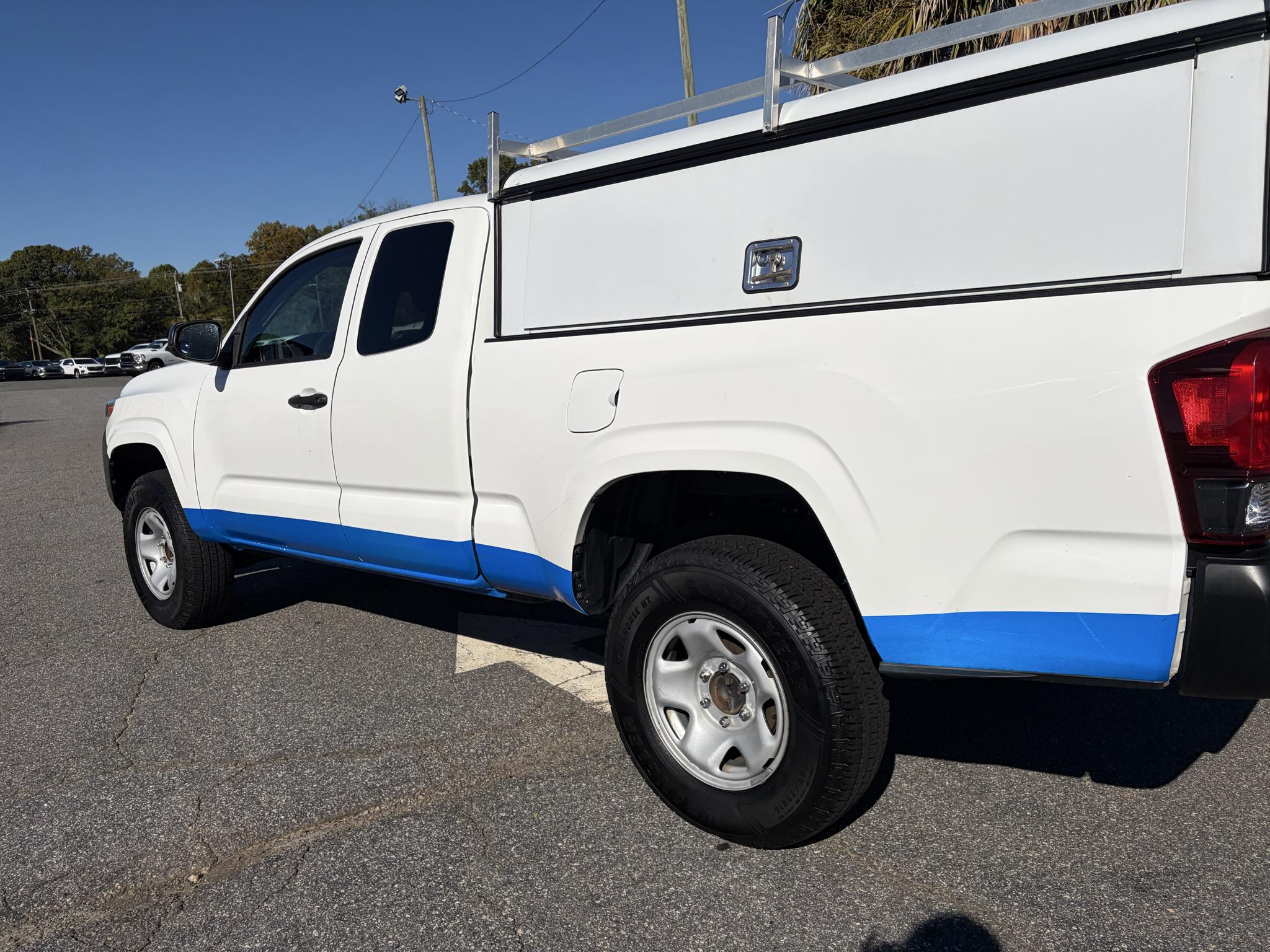 Toyota Tacoma 2WD SR5 Access Cab 6' Bed I4 AT (Natl) 2022