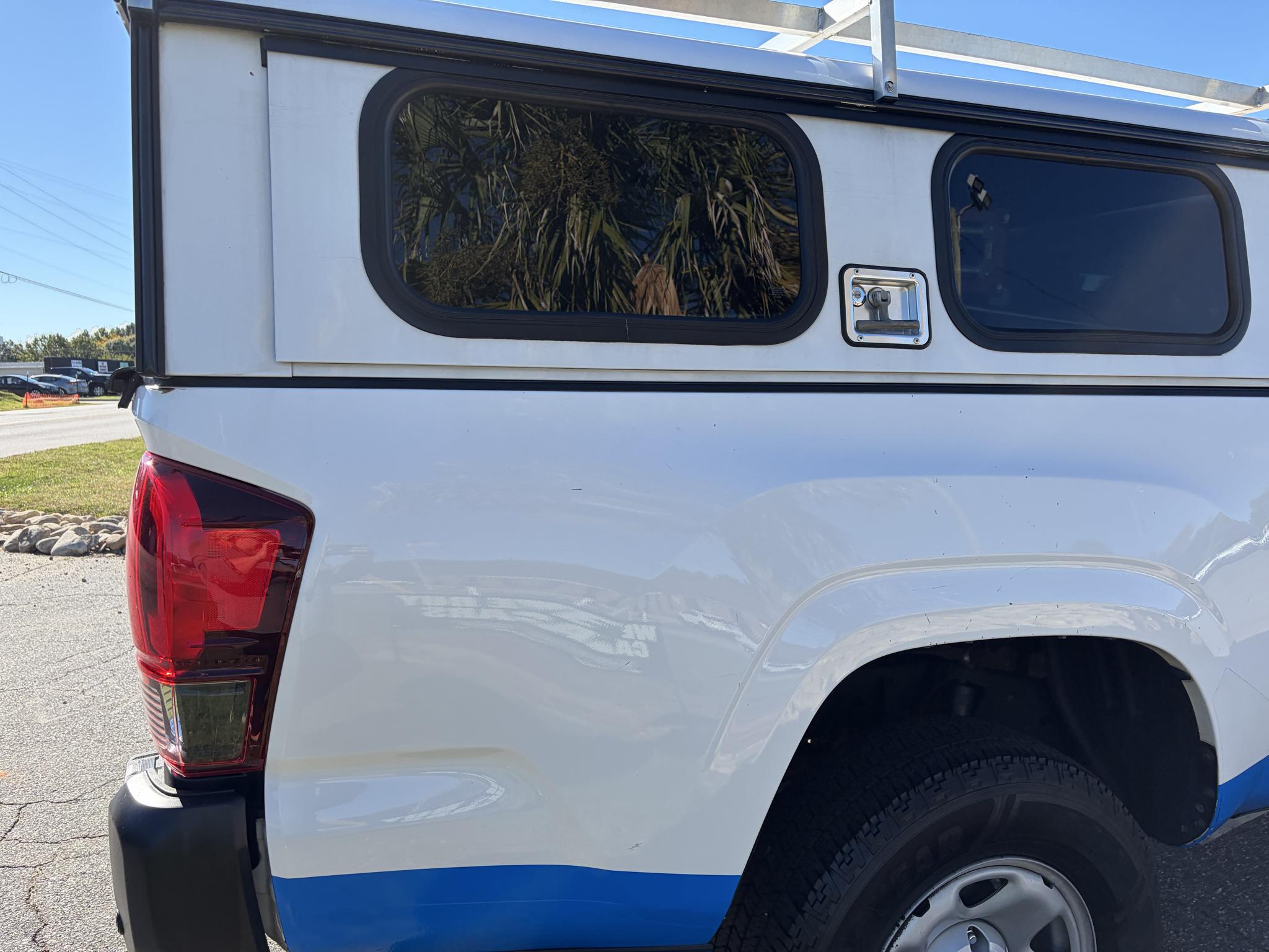 Toyota Tacoma 2WD SR5 Access Cab 6' Bed I4 AT (Natl) 2022