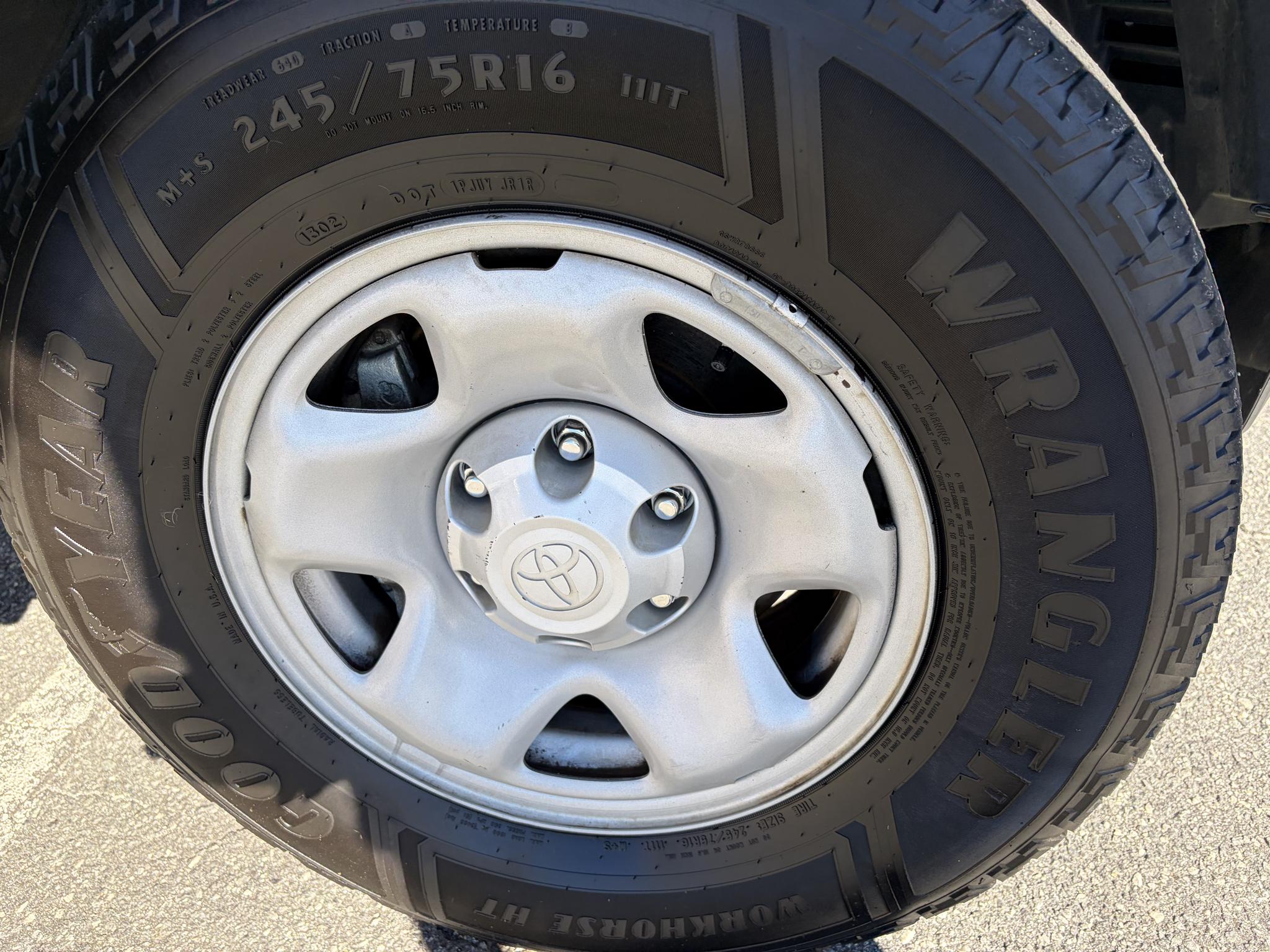 Toyota Tacoma 2WD SR5 Access Cab 6' Bed I4 AT (Natl) 2022