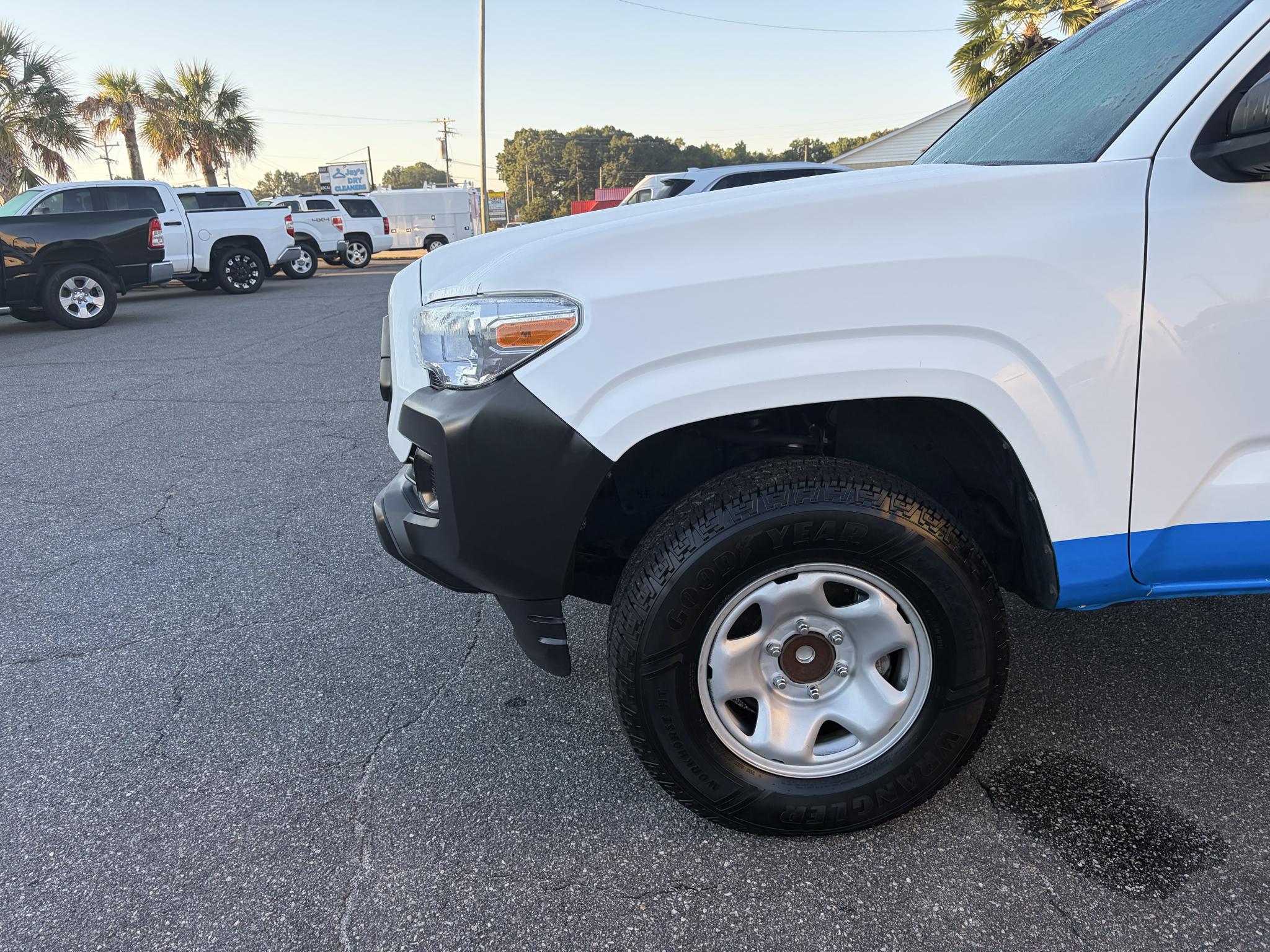 Toyota Tacoma 2WD SR5 Access Cab 6' Bed I4 AT (Natl) 2022