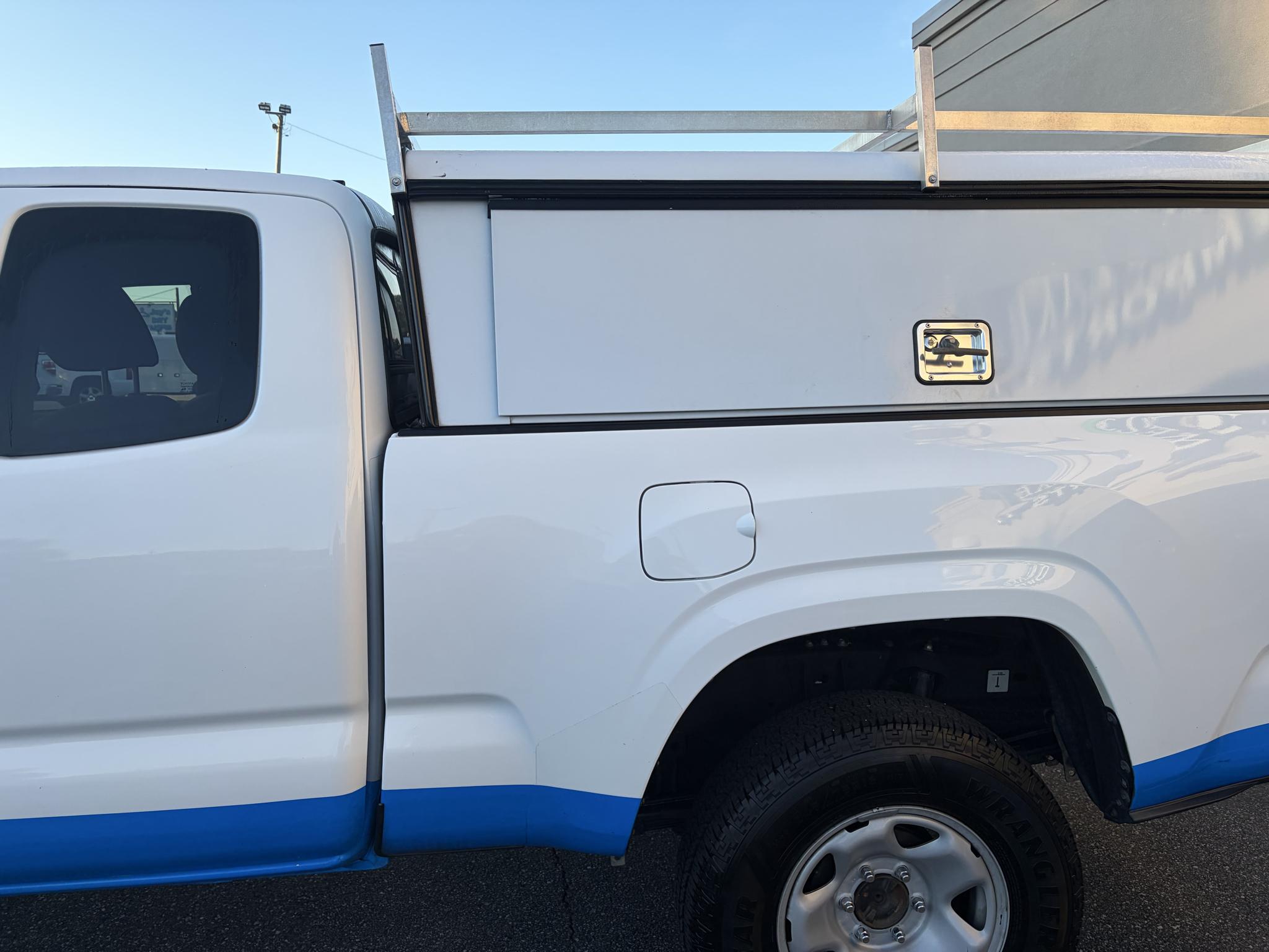 Toyota Tacoma 2WD SR5 Access Cab 6' Bed I4 AT (Natl) 2022