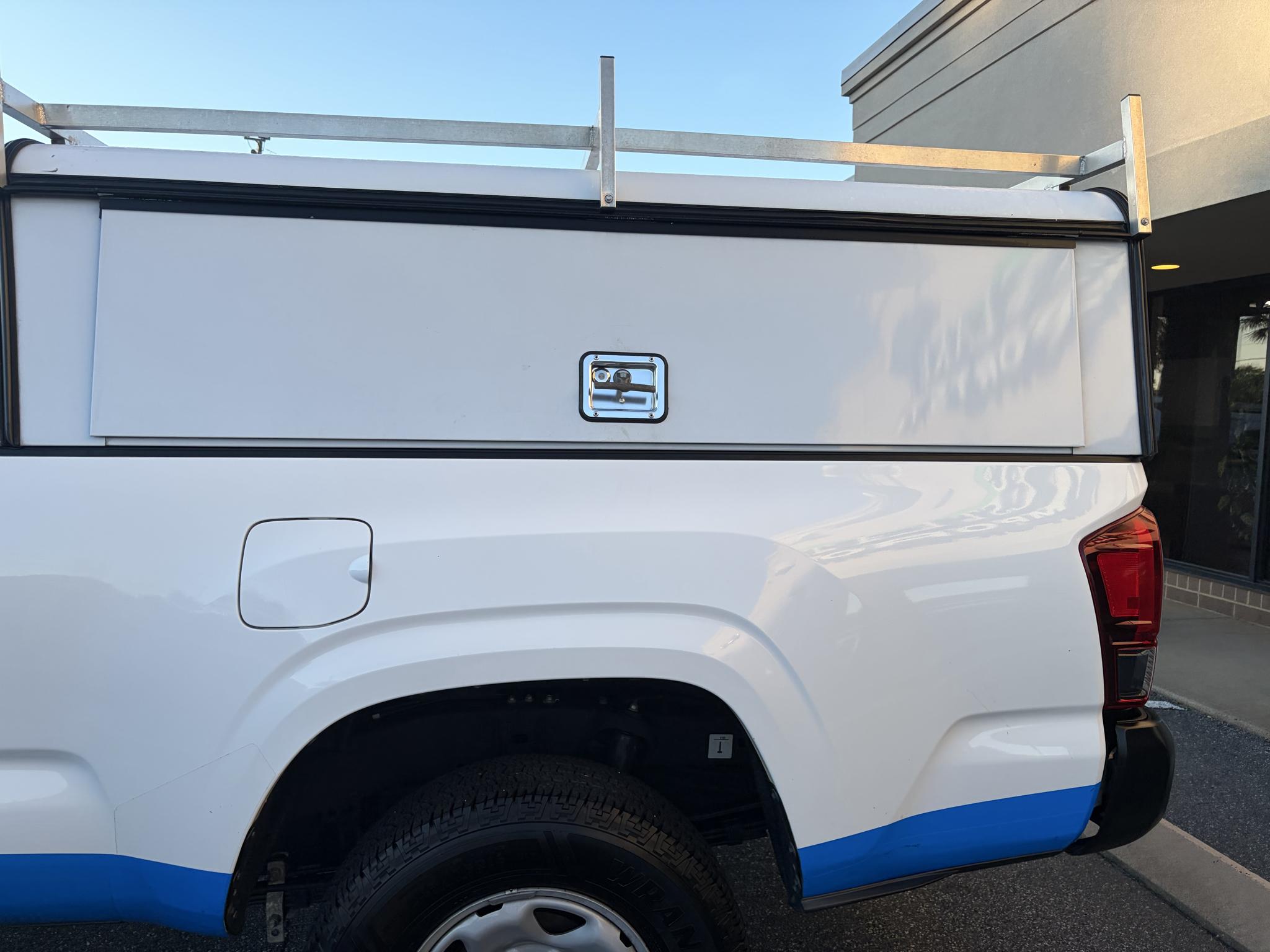 Toyota Tacoma 2WD SR5 Access Cab 6' Bed I4 AT (Natl) 2022