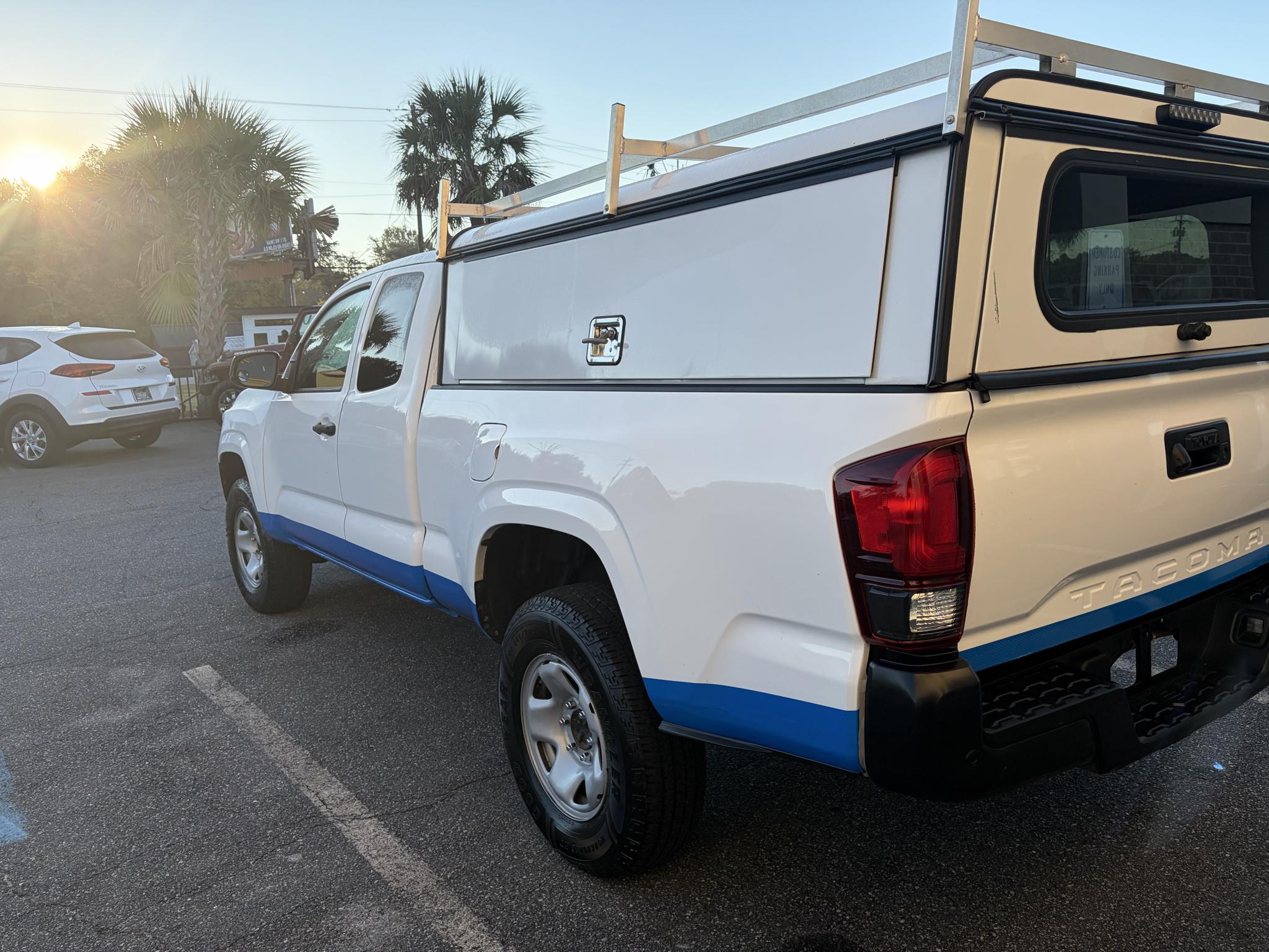 Toyota Tacoma 2WD SR5 Access Cab 6' Bed I4 AT (Natl) 2022