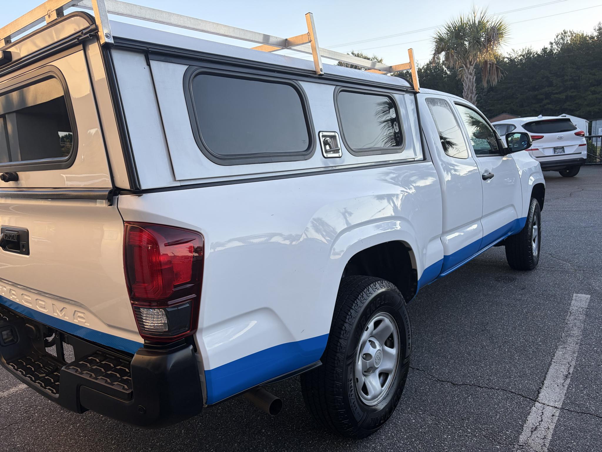 Toyota Tacoma 2WD SR5 Access Cab 6' Bed I4 AT (Natl) 2022