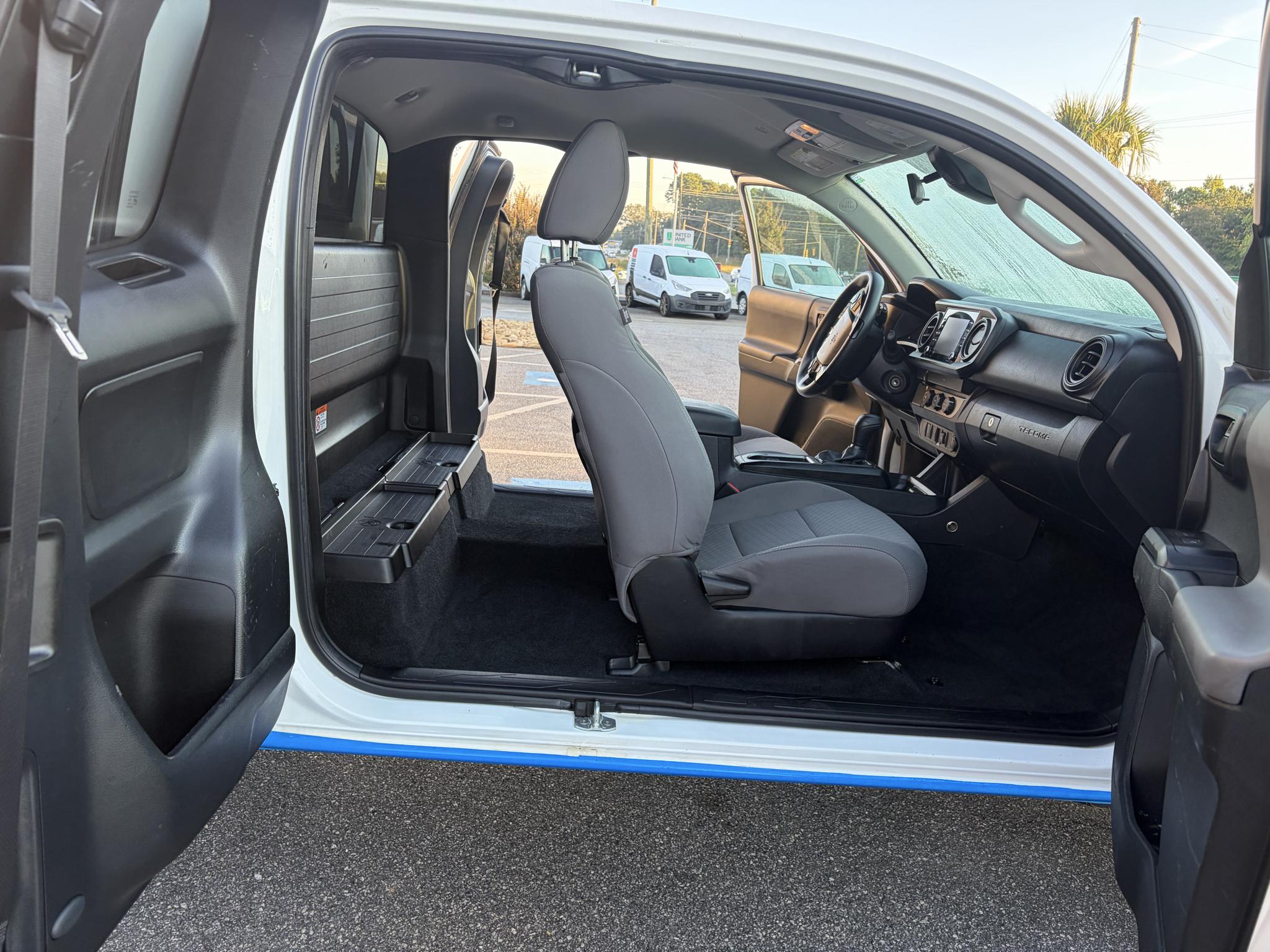 Toyota Tacoma 2WD SR5 Access Cab 6' Bed I4 AT (Natl) 2022