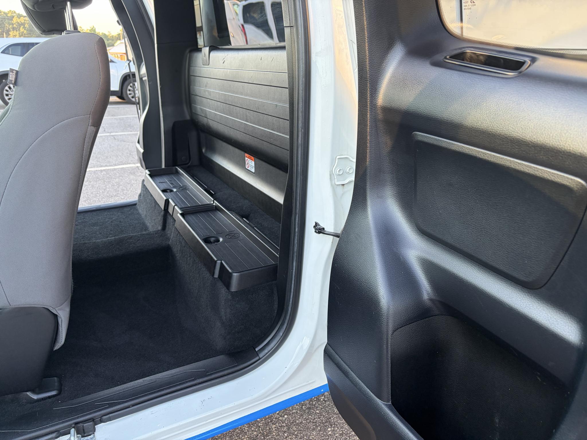 Toyota Tacoma 2WD SR5 Access Cab 6' Bed I4 AT (Natl) 2022