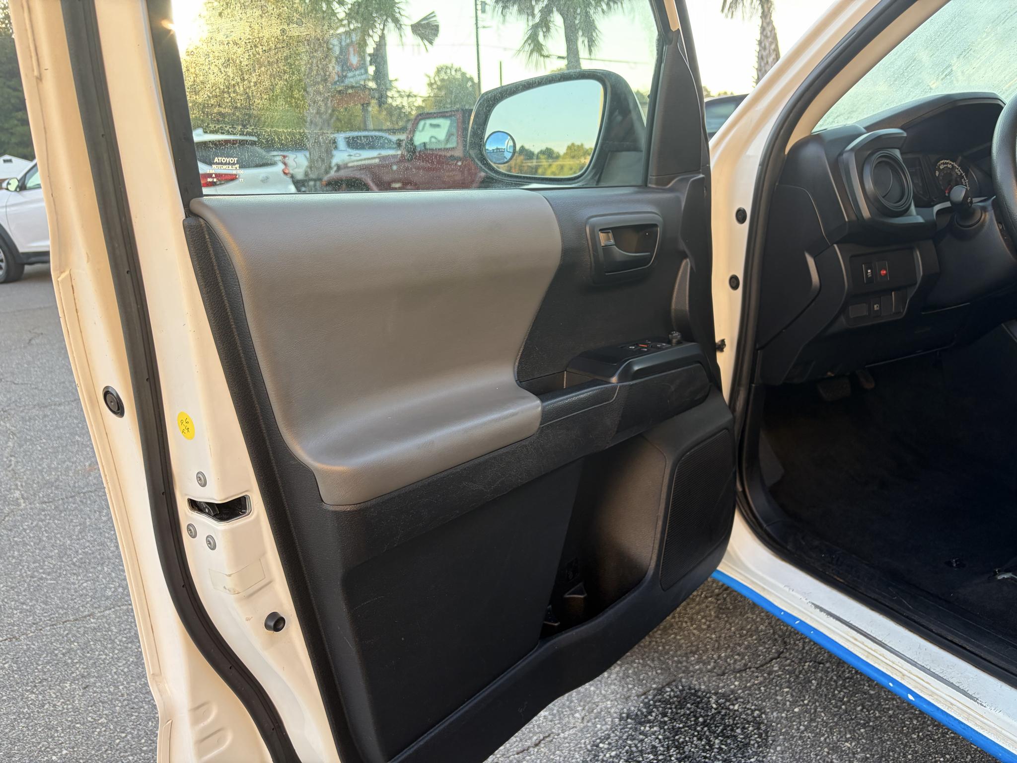 Toyota Tacoma 2WD SR5 Access Cab 6' Bed I4 AT (Natl) 2022