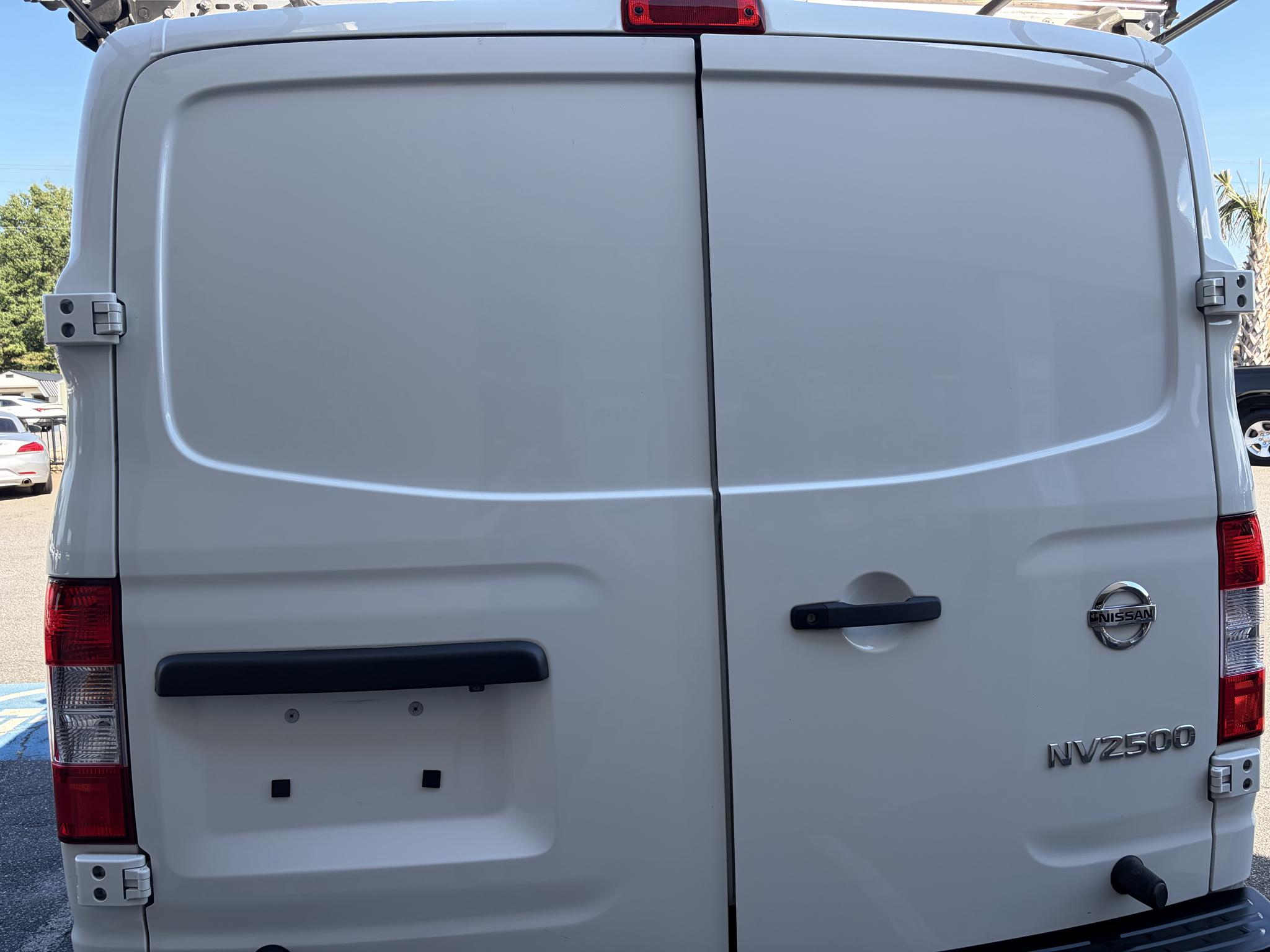 Nissan NV Cargo NV2500 HD Standard Roof V8 SV 2020