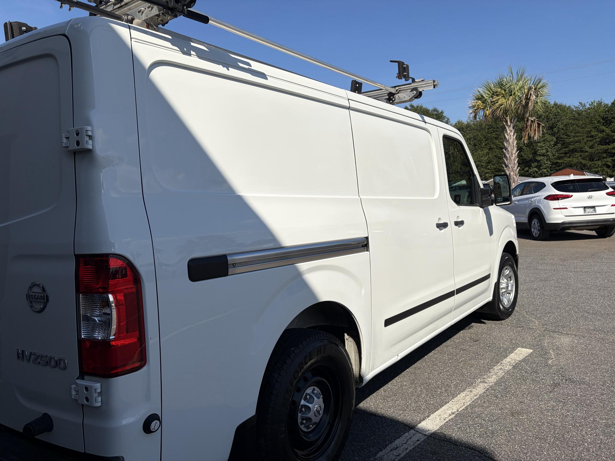 Nissan NV Cargo NV2500 HD Standard Roof V8 SV 2020