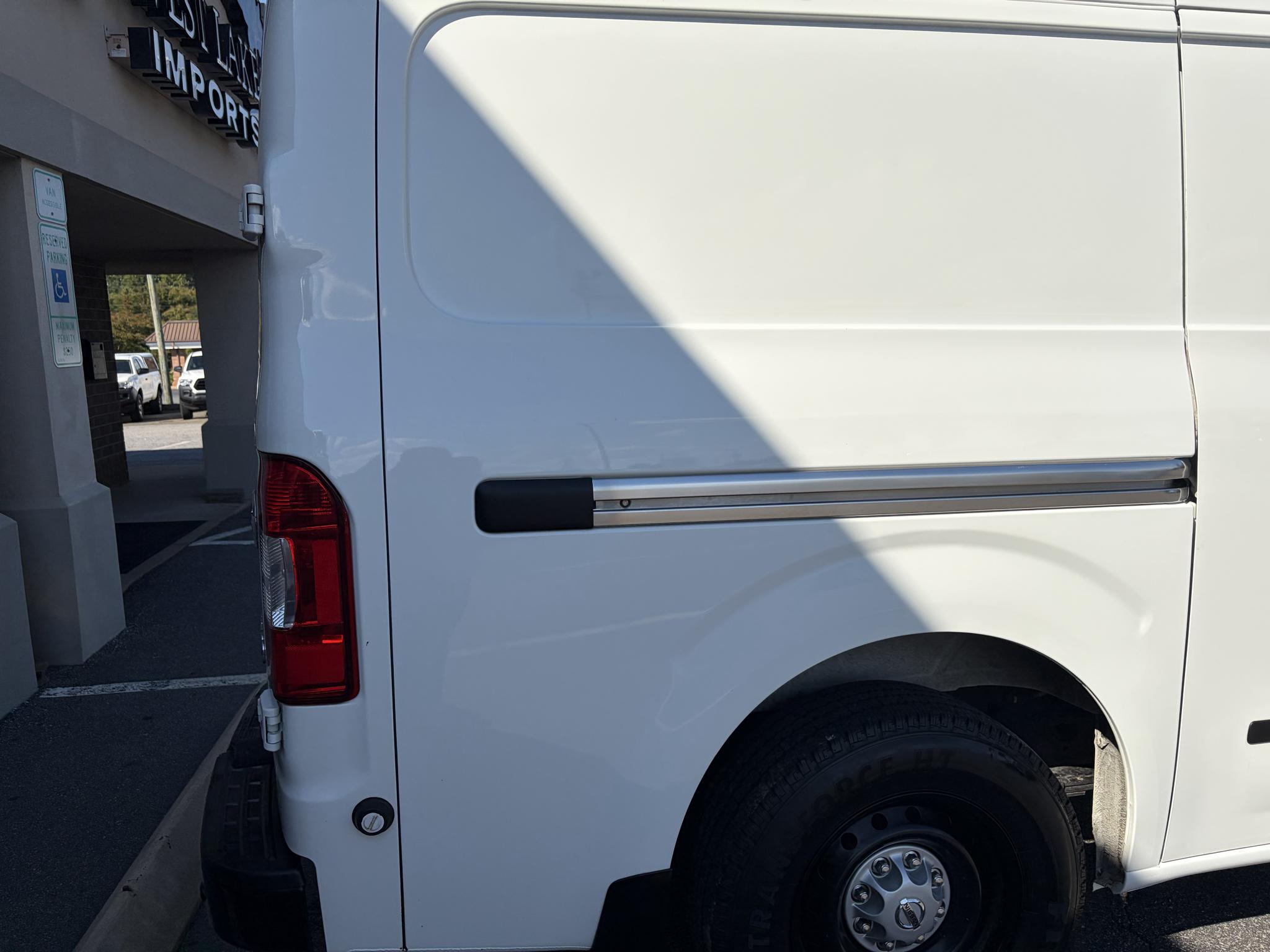 Nissan NV Cargo NV2500 HD Standard Roof V8 SV 2020