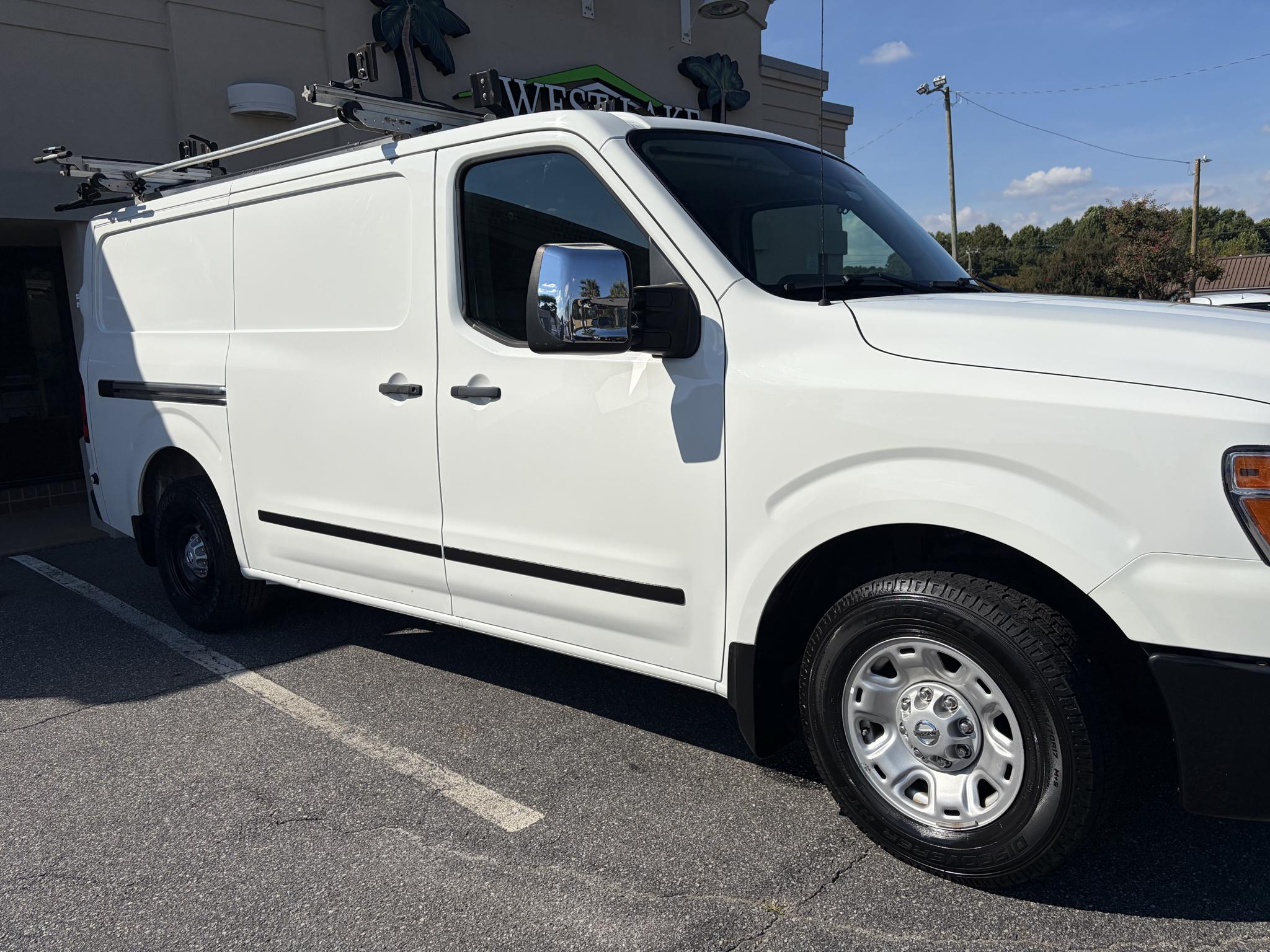 Nissan NV Cargo NV2500 HD Standard Roof V8 SV 2020