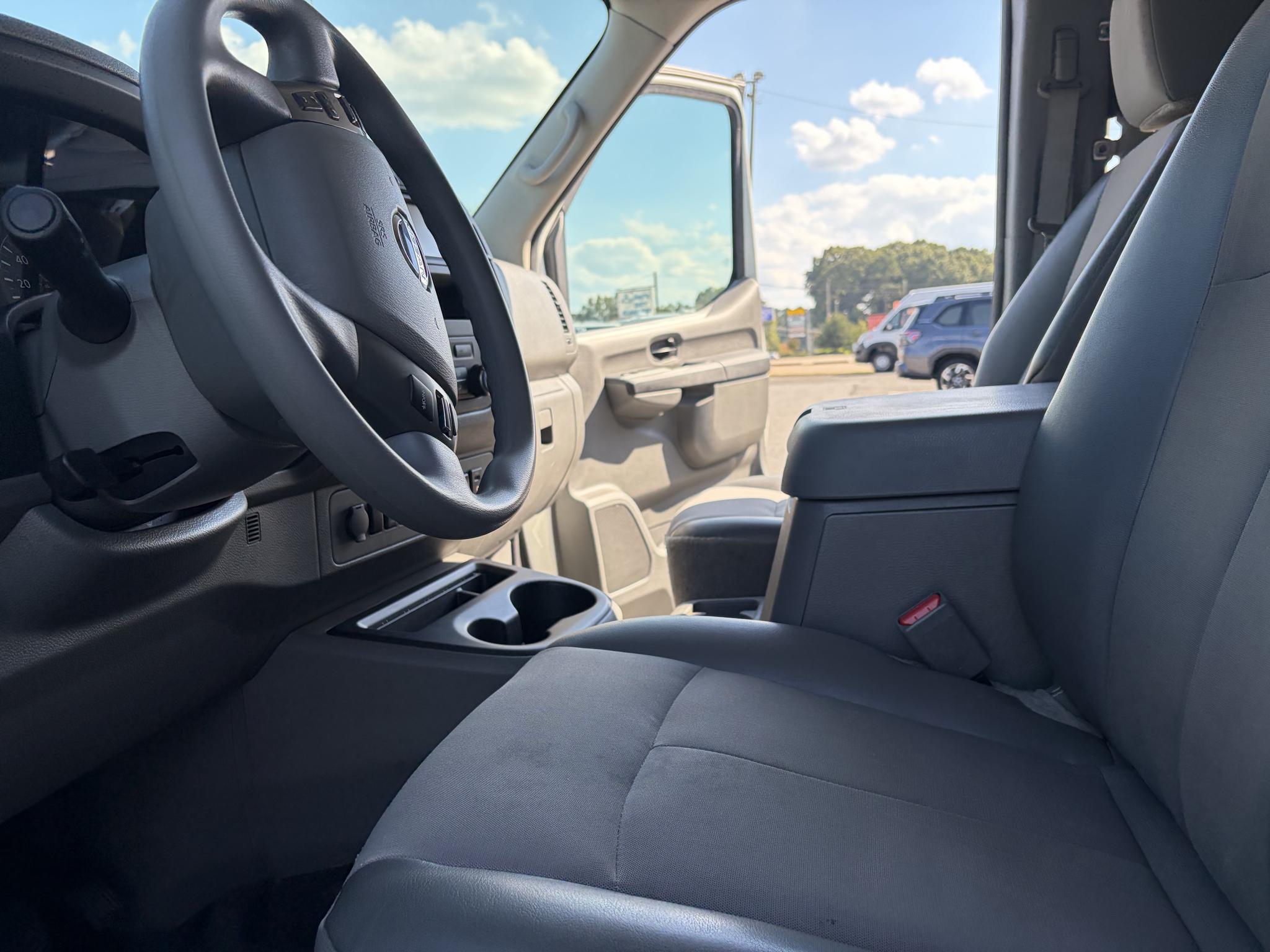 Nissan NV Cargo NV2500 HD Standard Roof V8 SV 2020