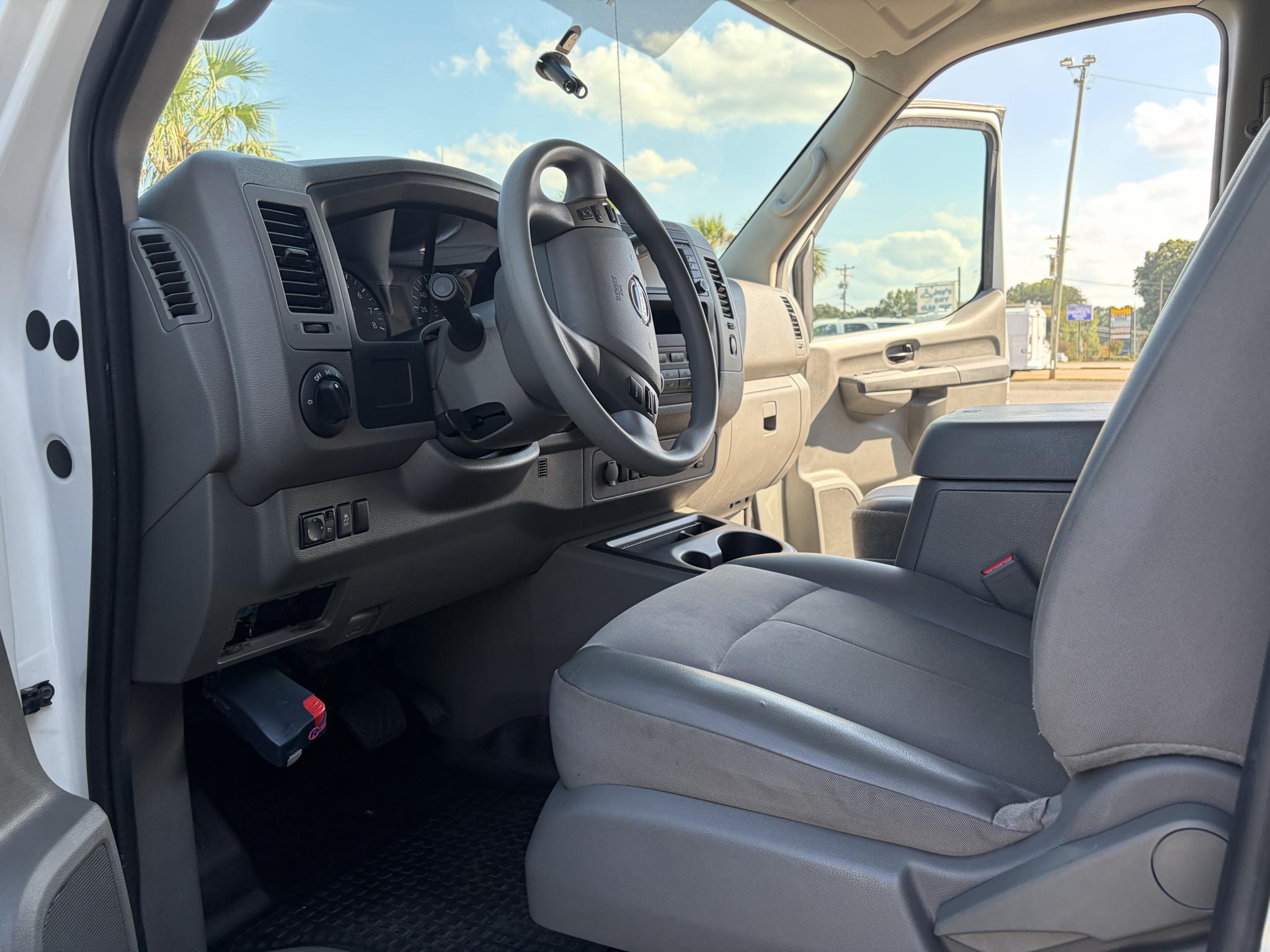 Nissan NV Cargo NV2500 HD Standard Roof V8 SV 2020