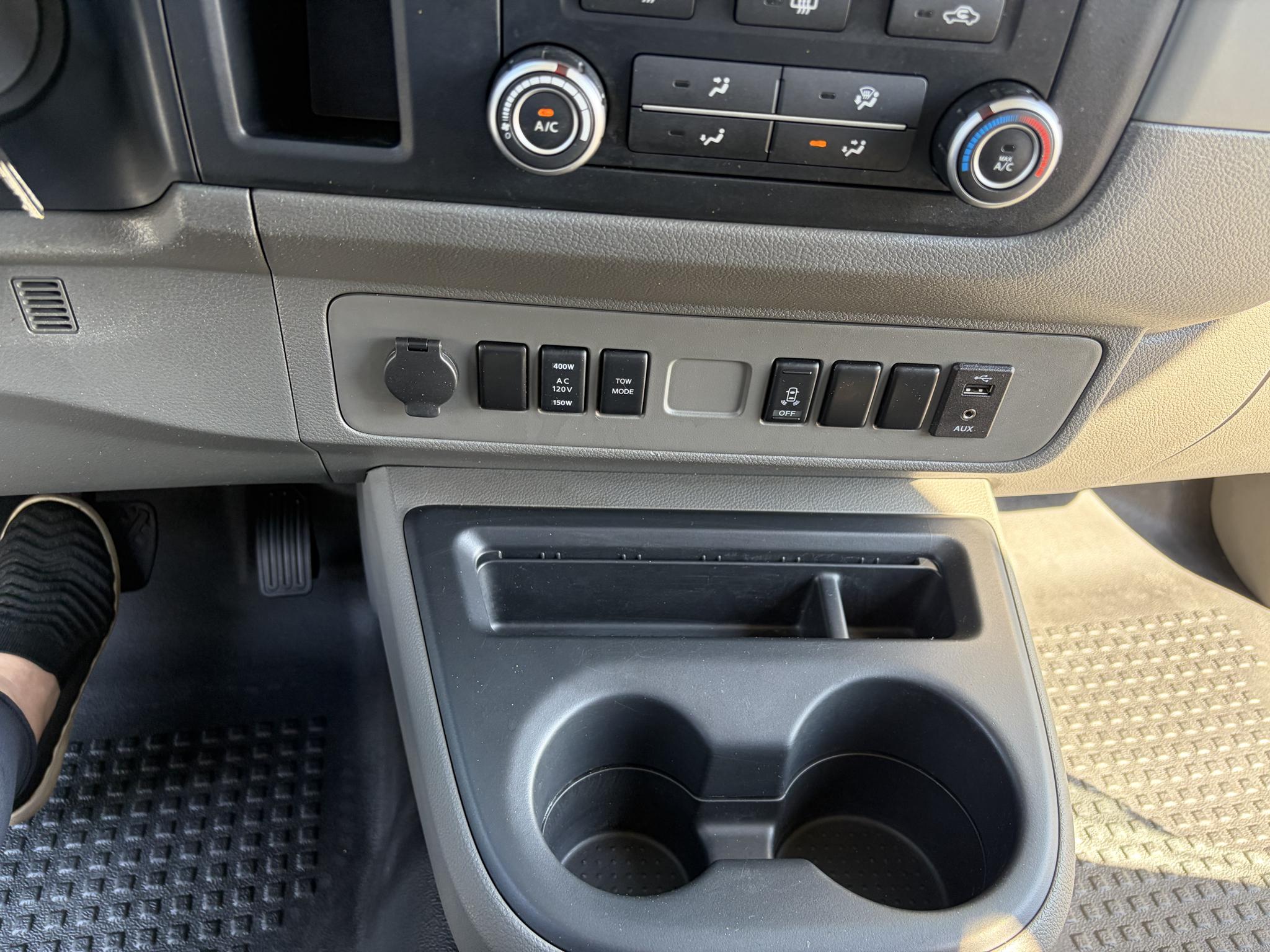 Nissan NV Cargo NV2500 HD Standard Roof V8 SV 2020