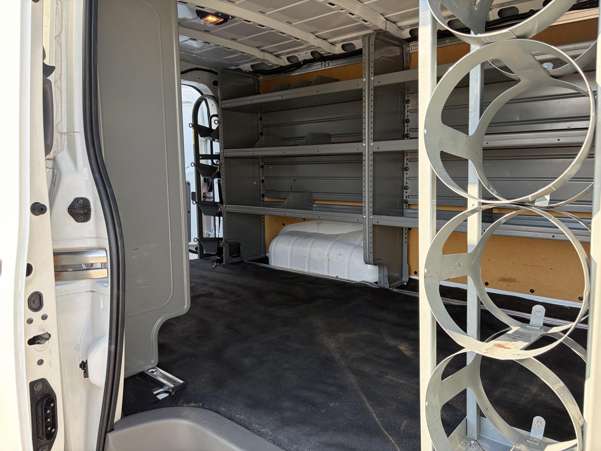 Nissan NV Cargo NV2500 HD Standard Roof V8 SV 2020