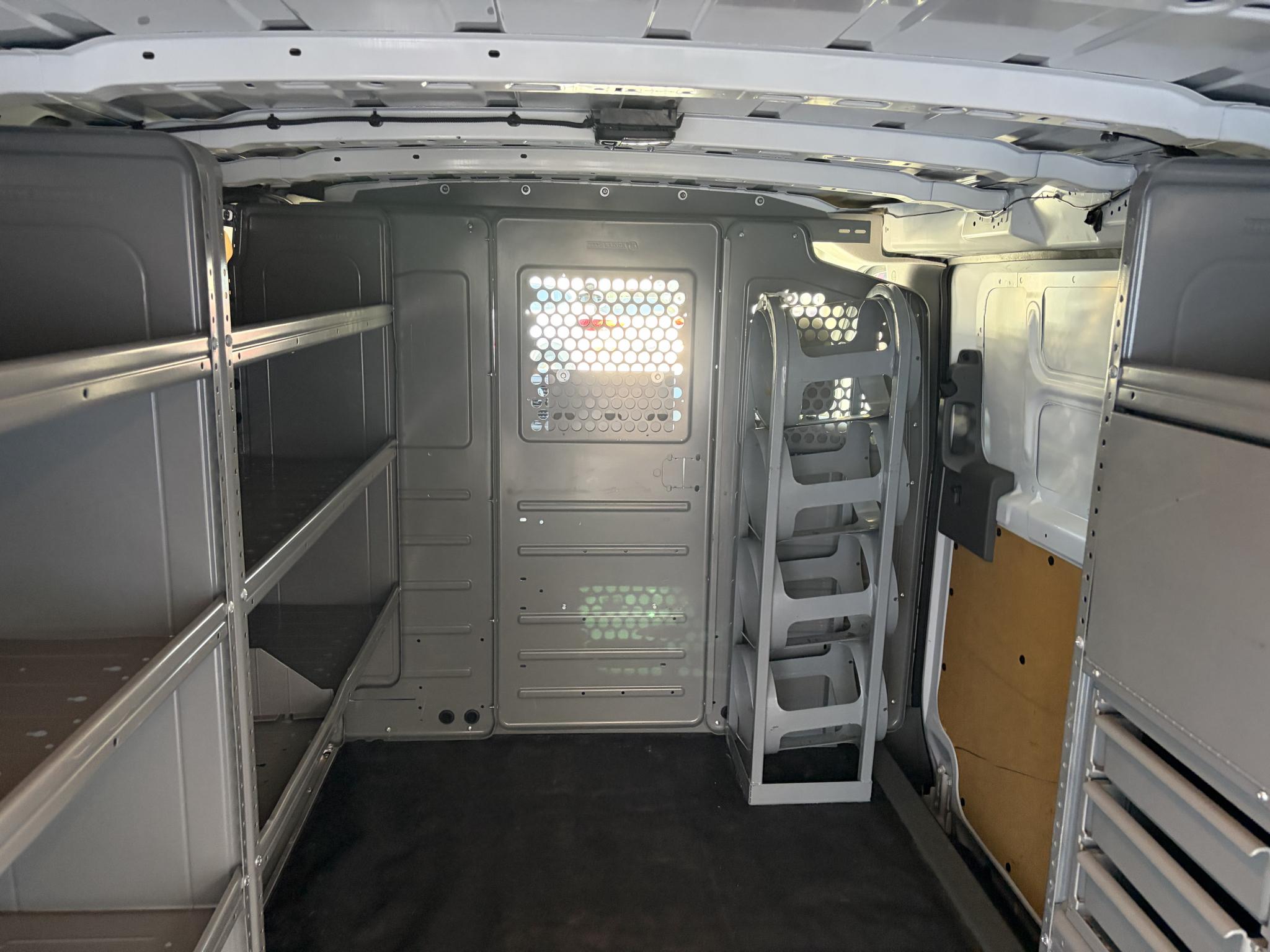 Nissan NV Cargo NV2500 HD Standard Roof V8 SV 2020