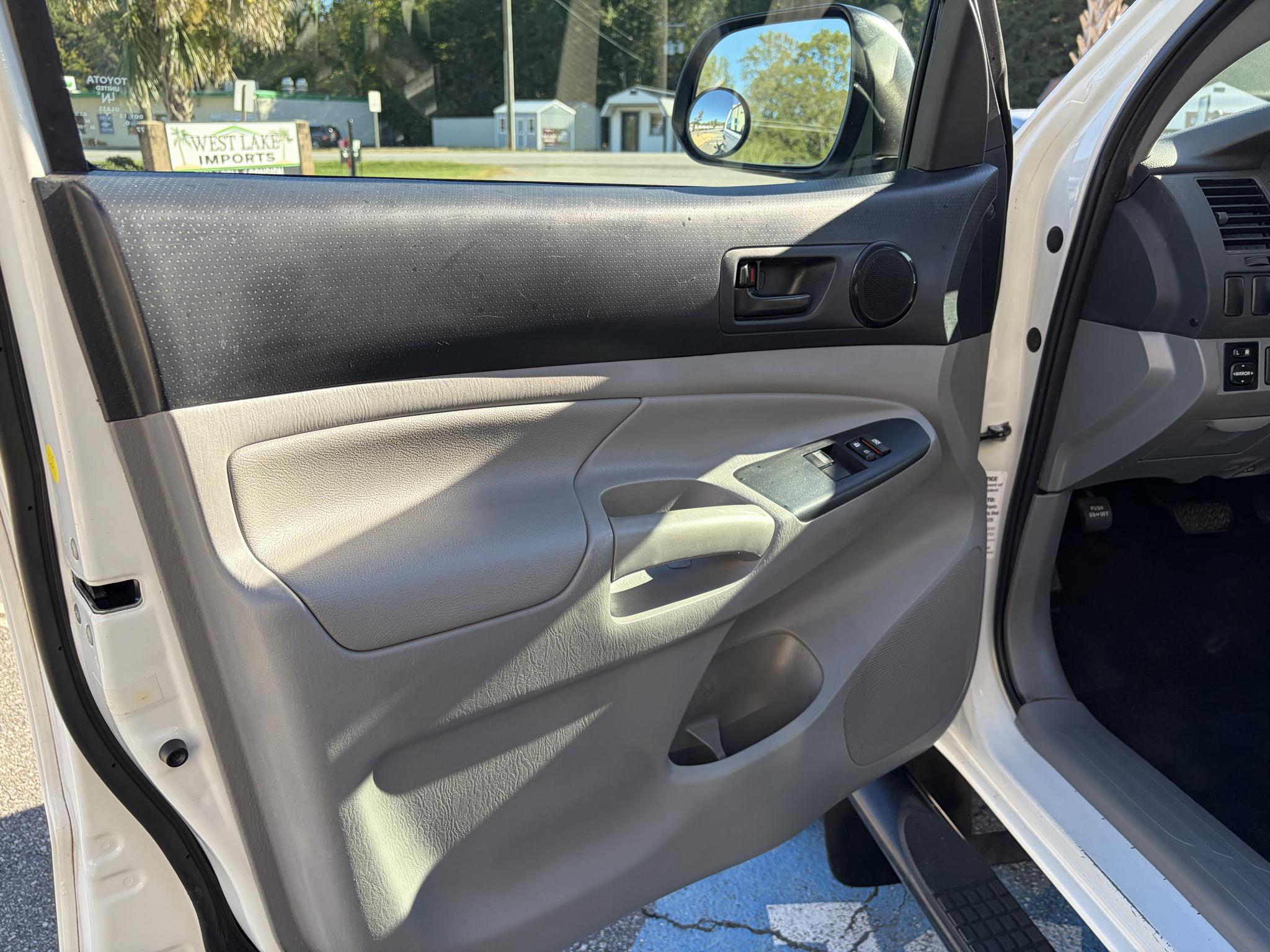 Toyota Tacoma 2WD Access Cab I4 AT PreRunner (Natl) 2014