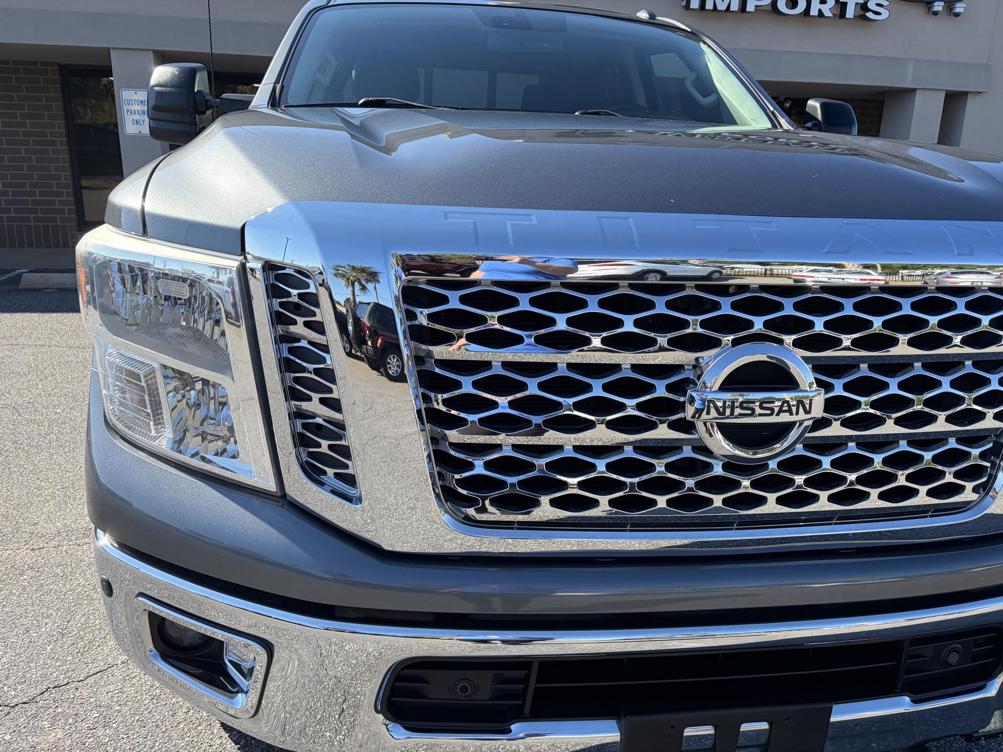 Nissan Titan XD 4x4 Diesel Crew Cab SV 2017