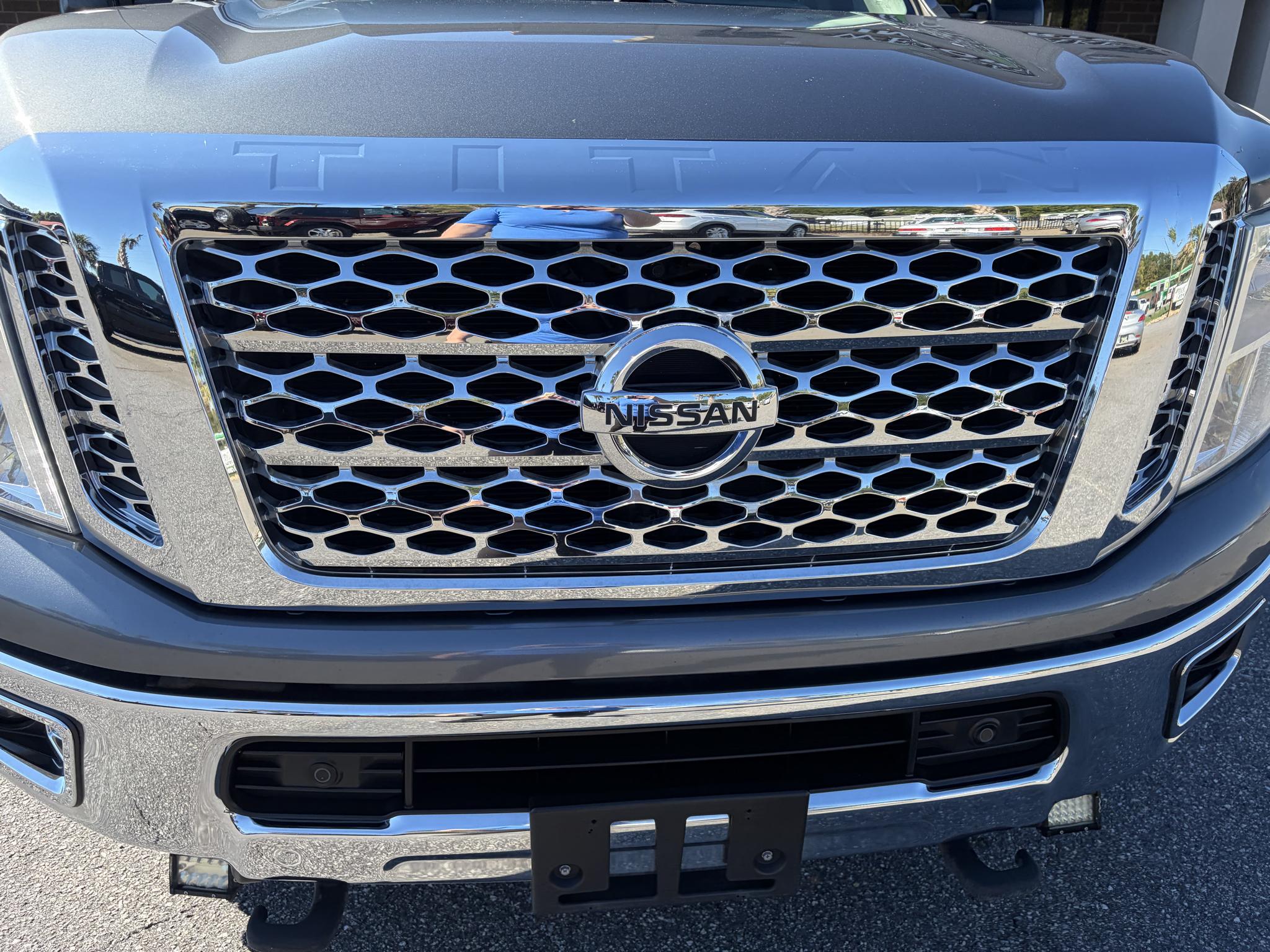Nissan Titan XD 4x4 Diesel Crew Cab SV 2017