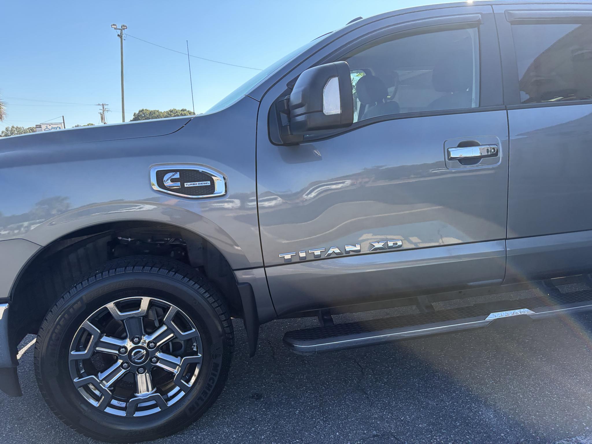 Nissan Titan XD 4x4 Diesel Crew Cab SV 2017