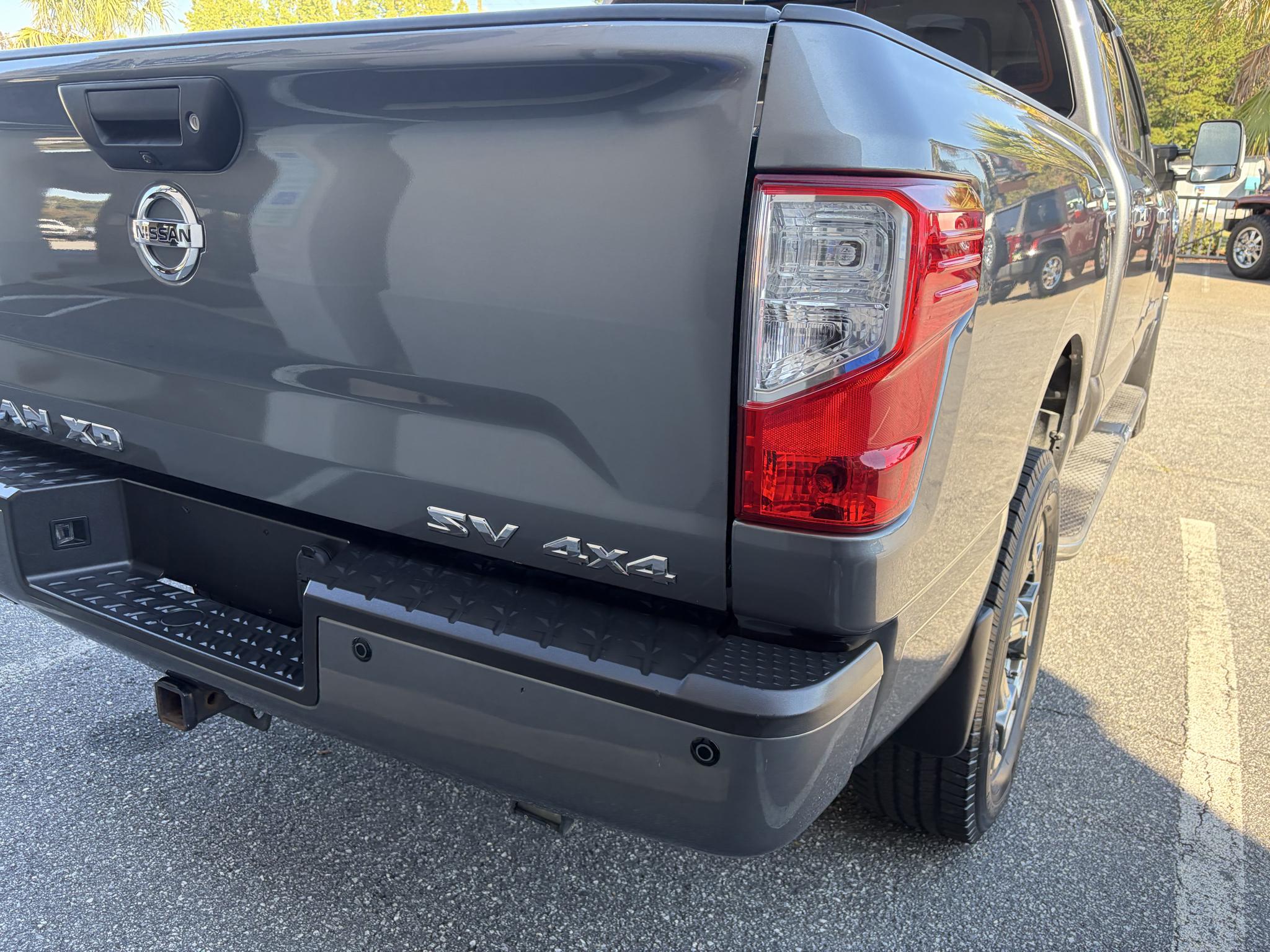 Nissan Titan XD 4x4 Diesel Crew Cab SV 2017