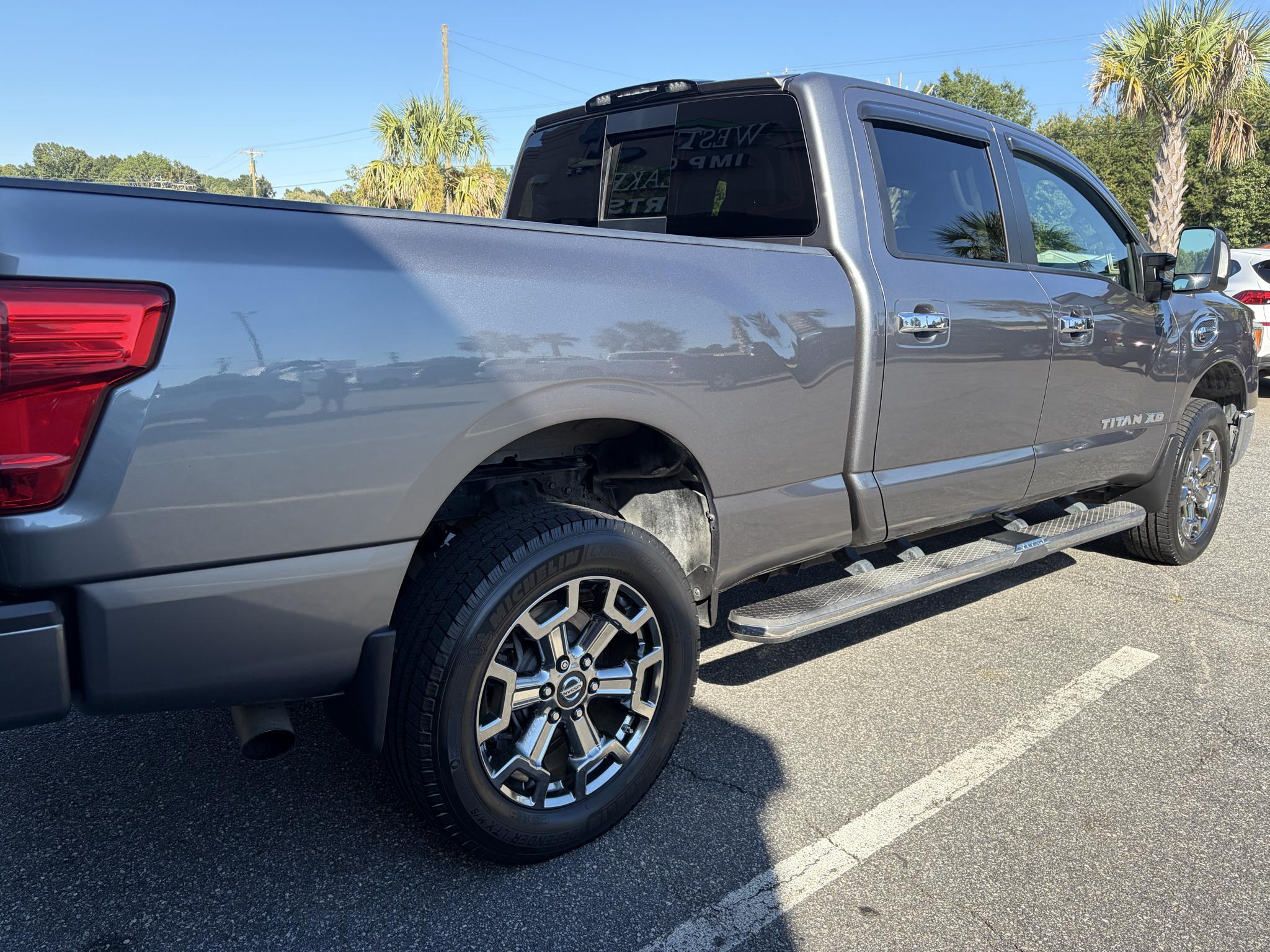 Nissan Titan XD 4x4 Diesel Crew Cab SV 2017