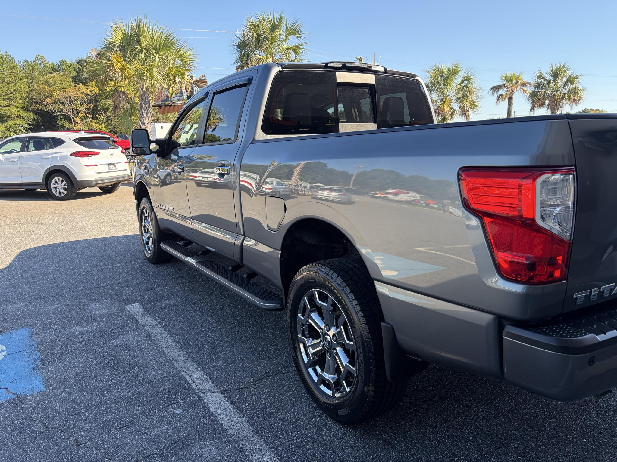 Nissan Titan XD 4x4 Diesel Crew Cab SV 2017