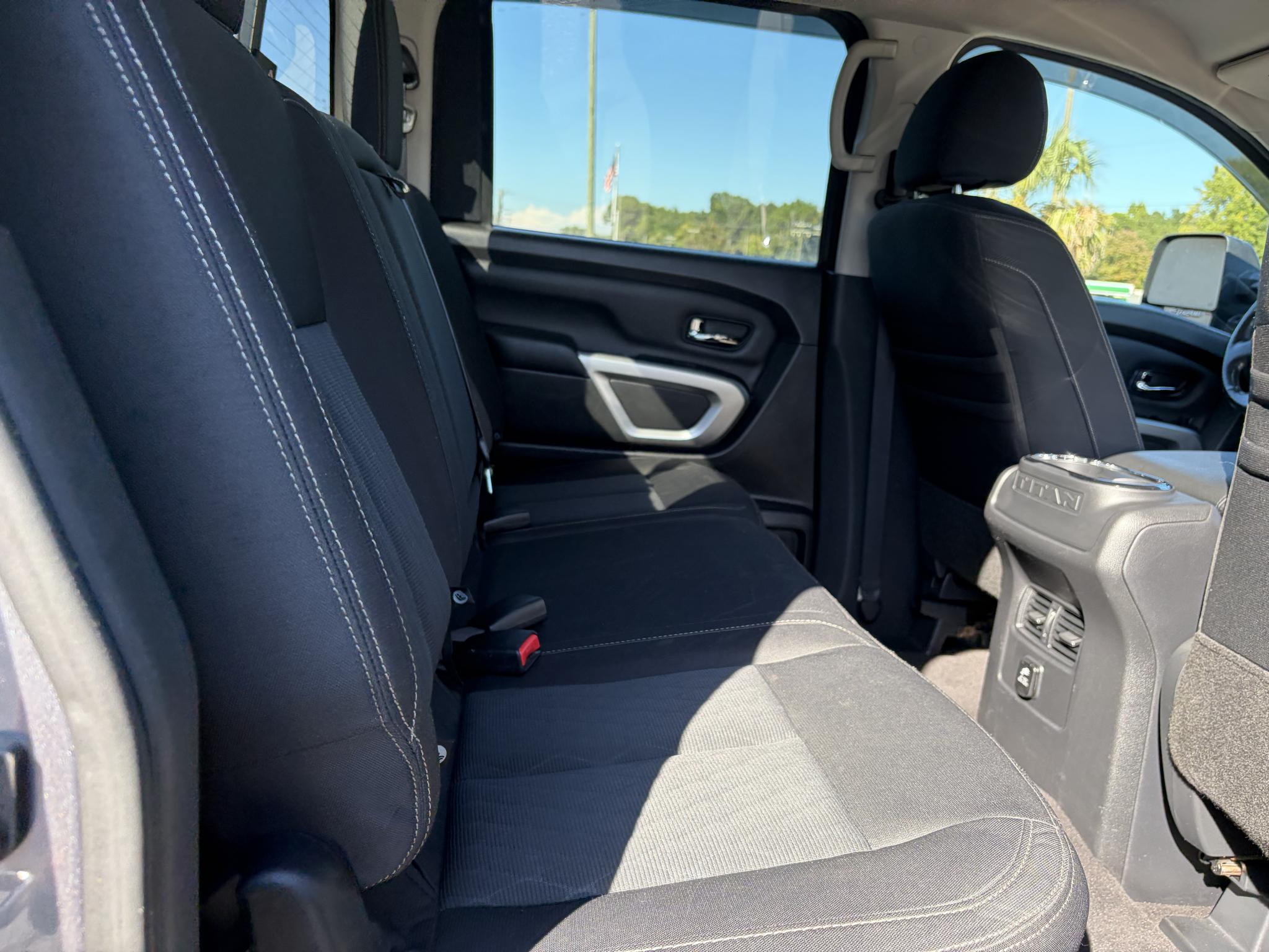 Nissan Titan XD 4x4 Diesel Crew Cab SV 2017
