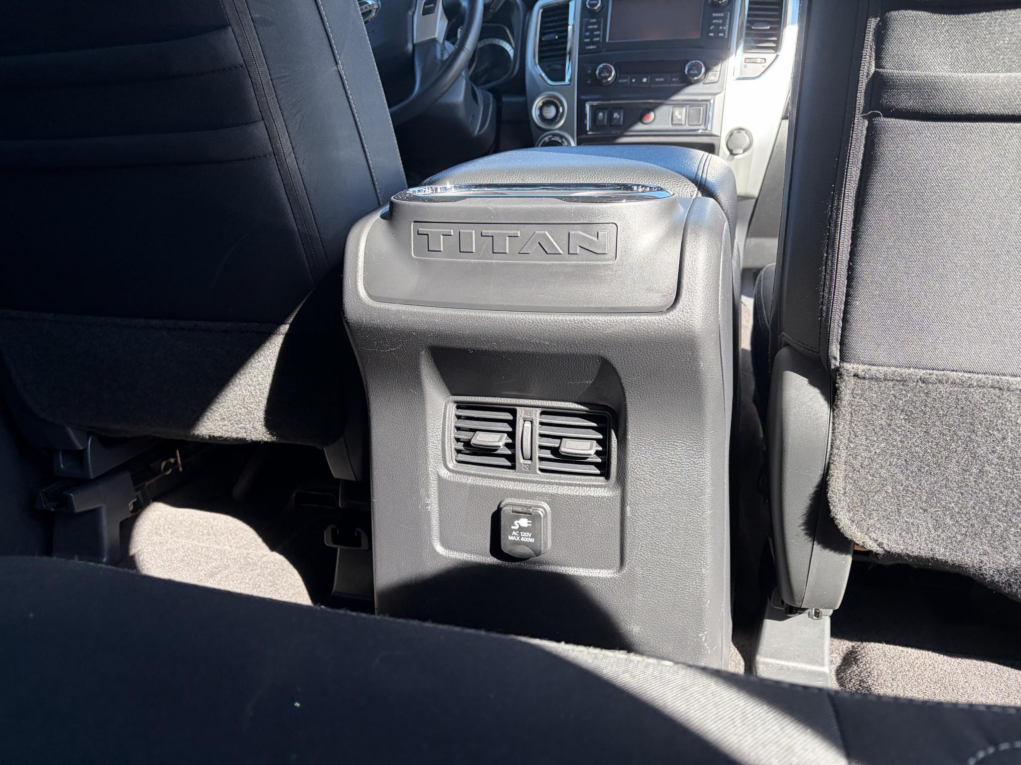 Nissan Titan XD 4x4 Diesel Crew Cab SV 2017