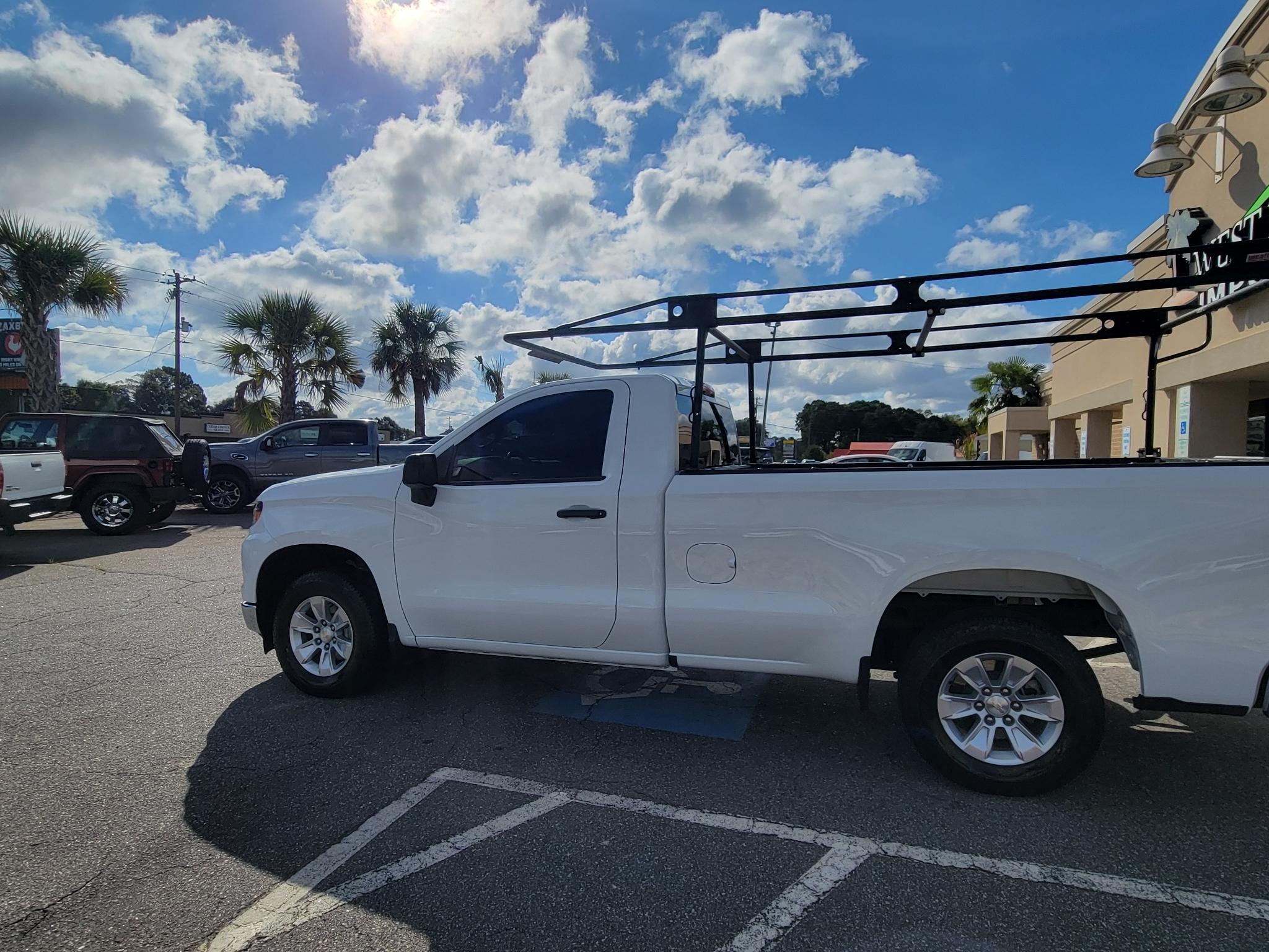 Chevrolet Silverado 1500 2WD Reg Cab 140" Work Truck 2023
