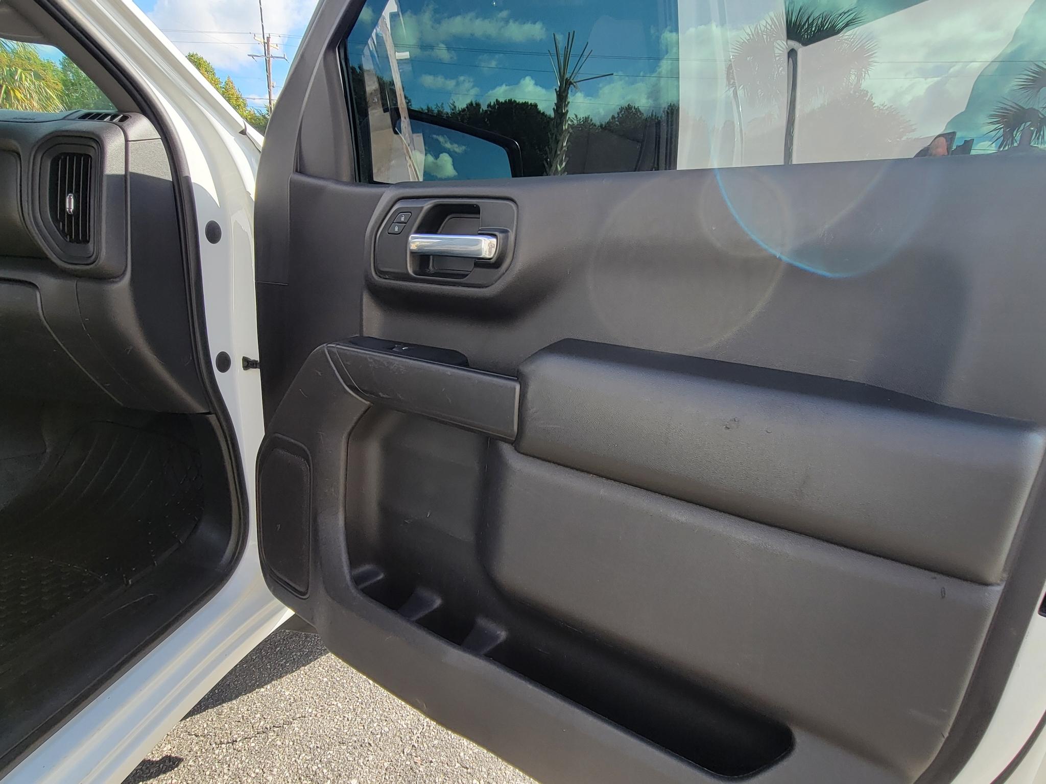 Chevrolet Silverado 1500 2WD Reg Cab 140" Work Truck 2023