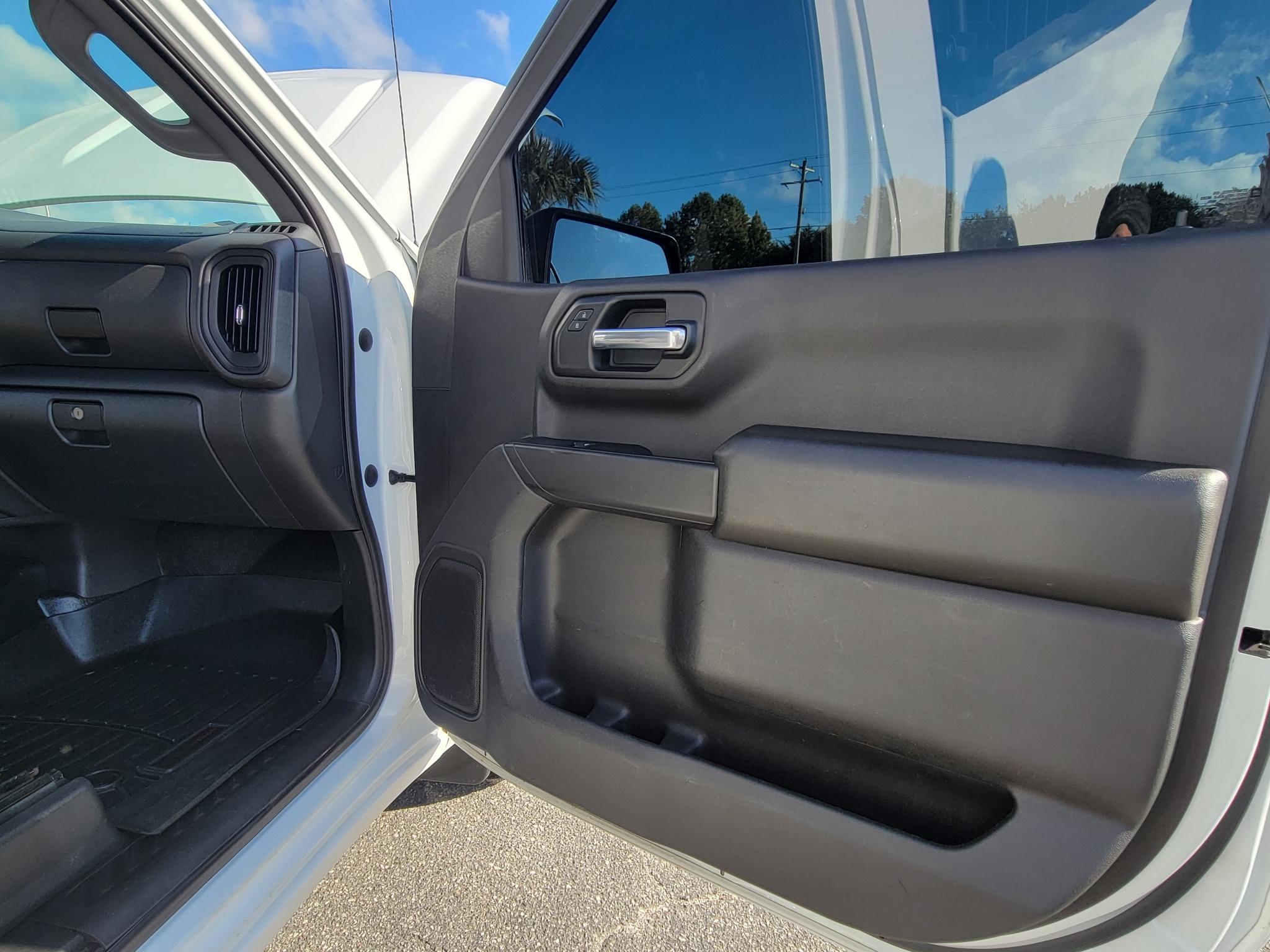 Chevrolet Silverado 1500 2WD Reg Cab 140" Work Truck 2023