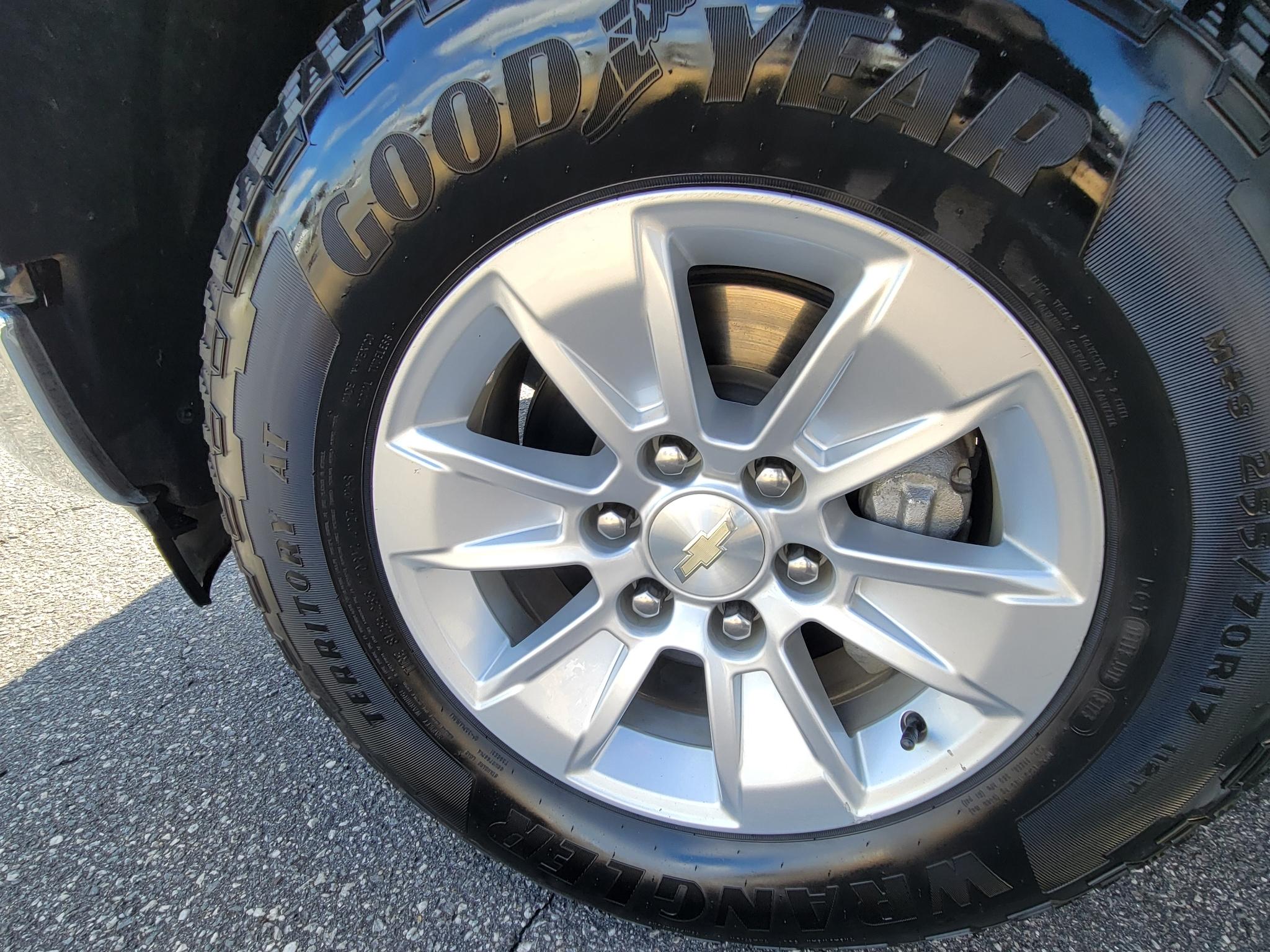 Chevrolet Silverado 1500 2WD Reg Cab 140" Work Truck 2023