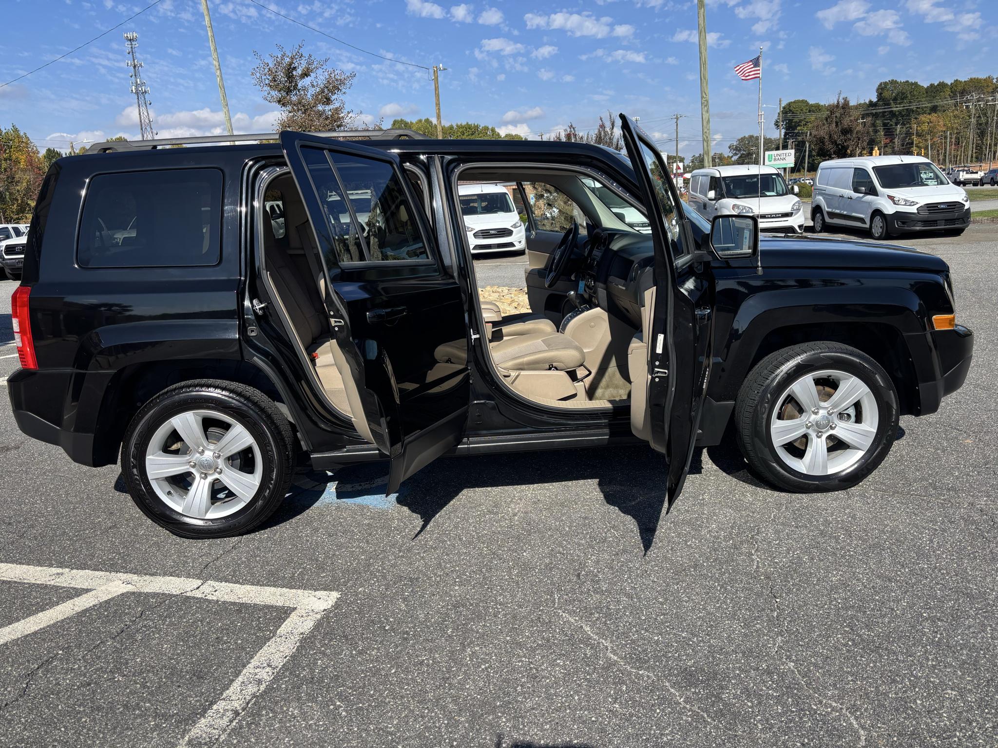 Jeep Patriot FWD 4dr Latitude 2013